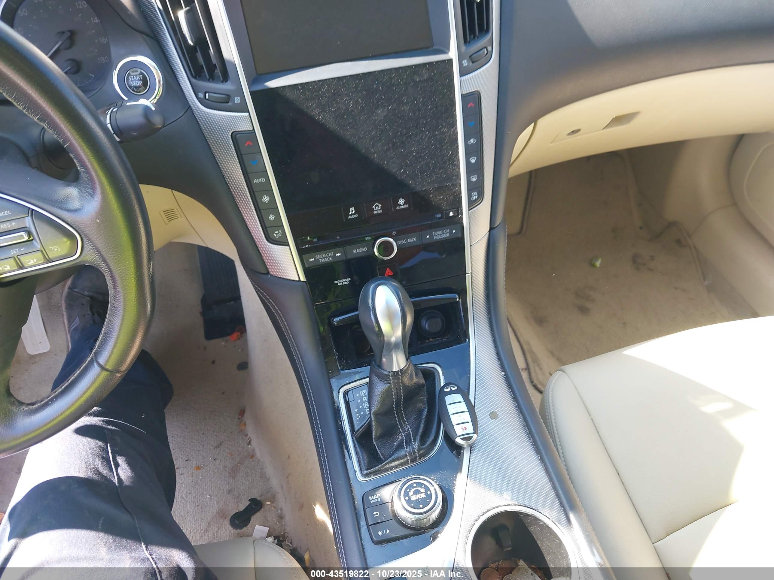 INFINITI Q50 image 11