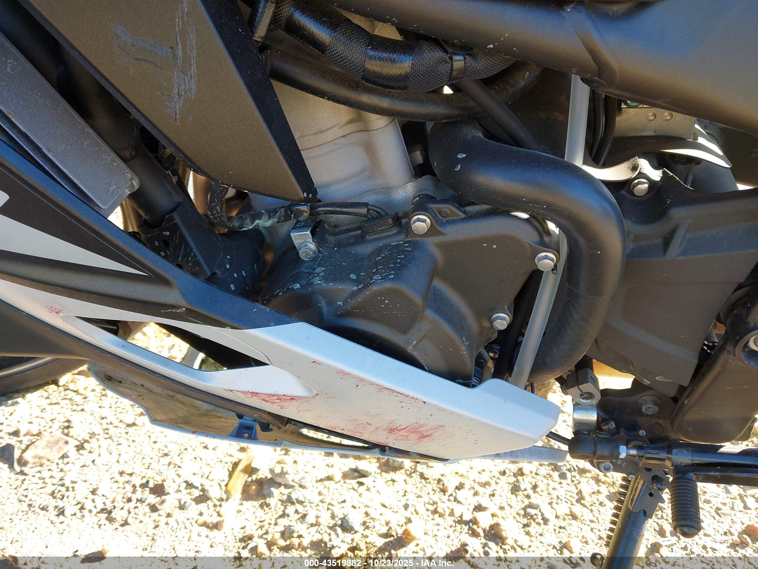KAWASAKI ZX400 image 9