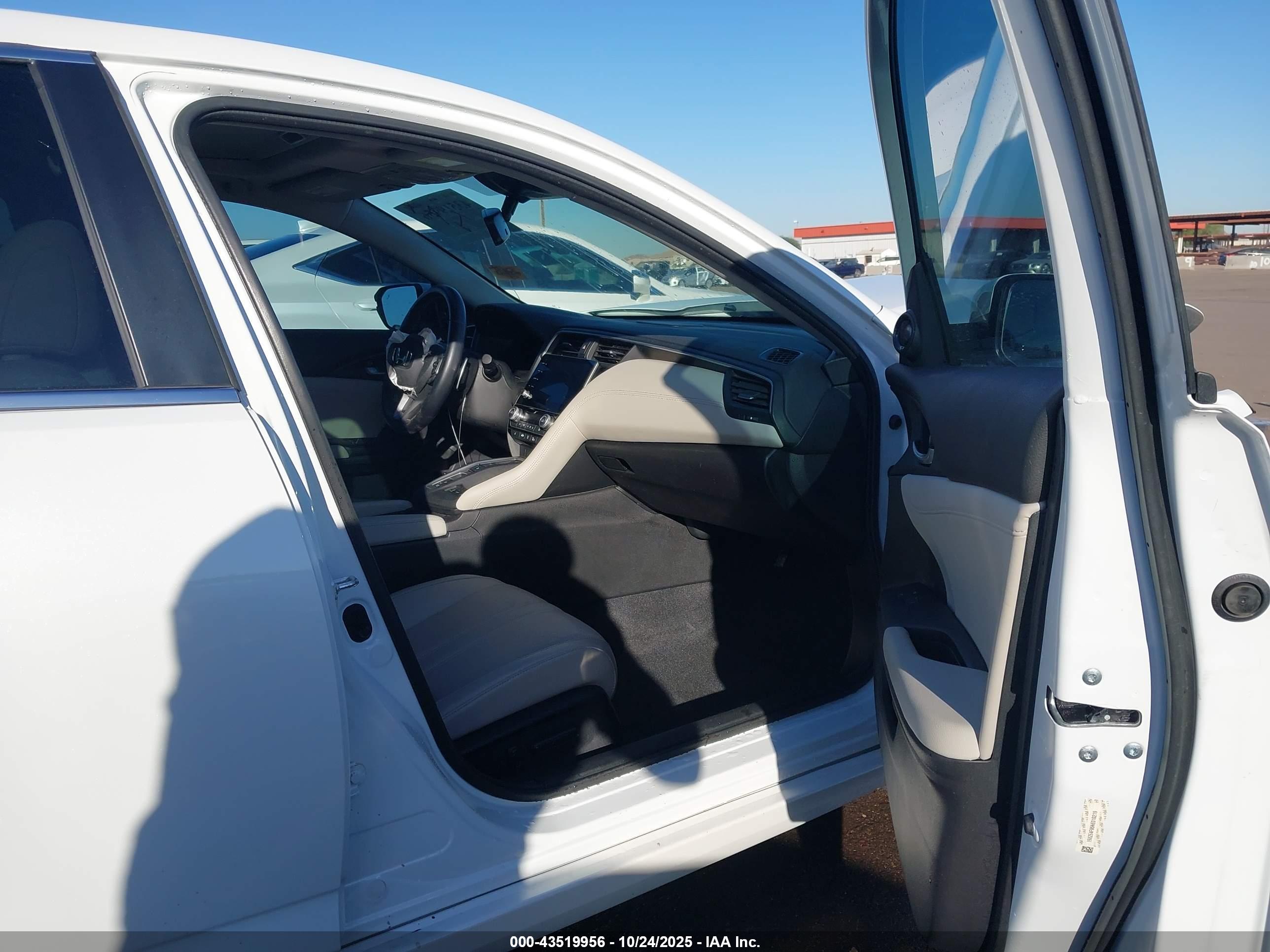 HONDA INSIGHT image 5