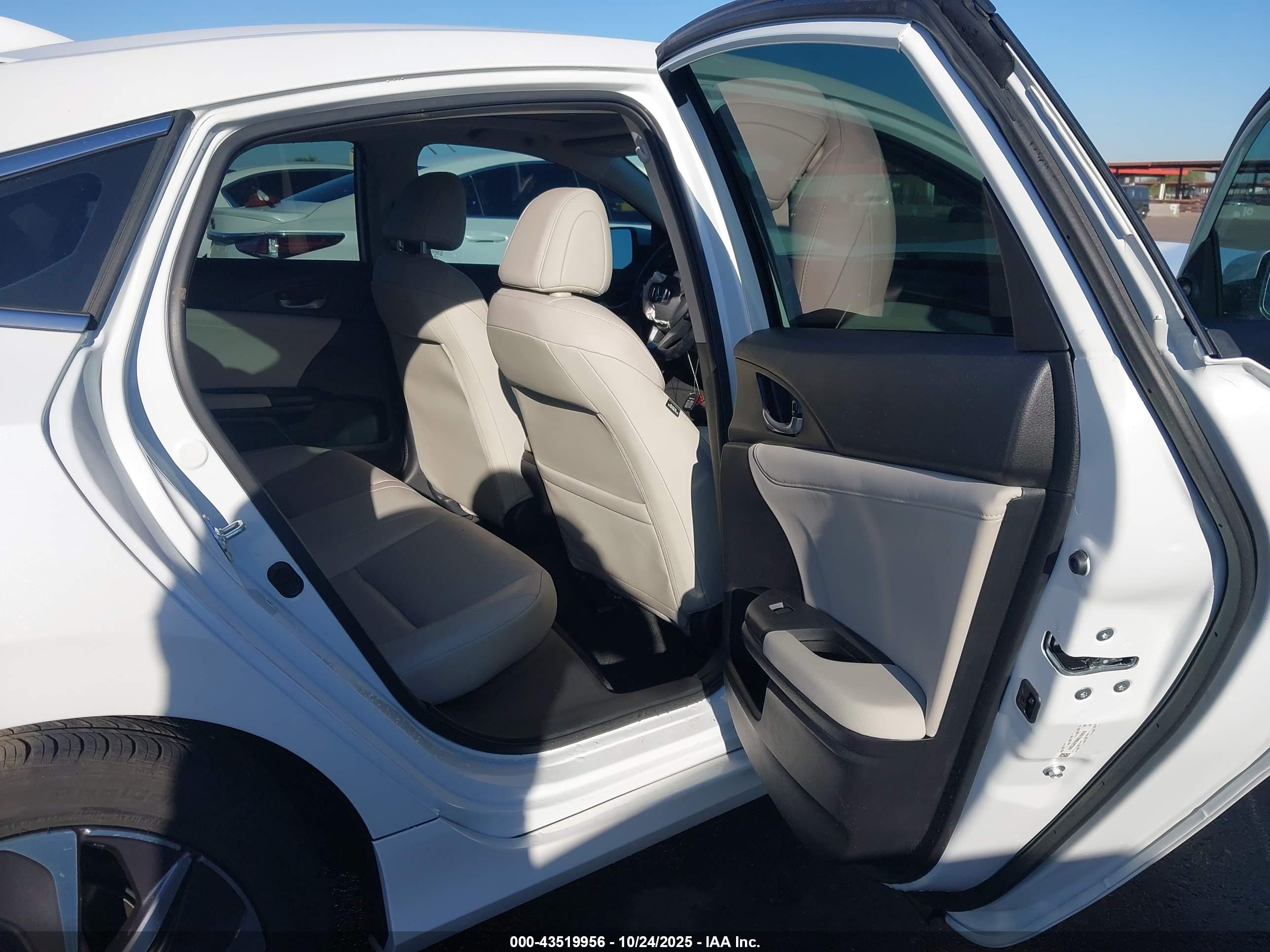 HONDA INSIGHT image 8