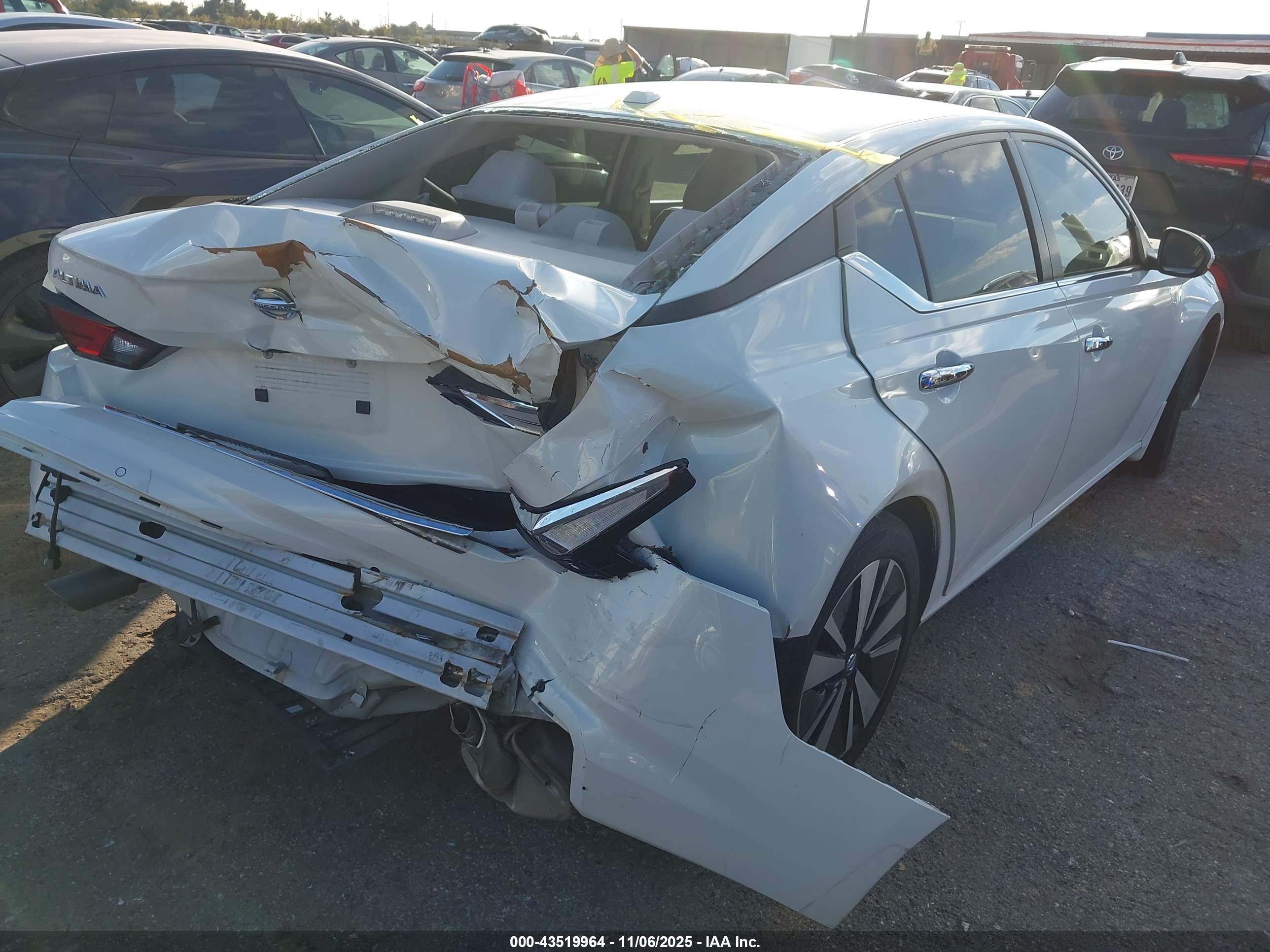 NISSAN ALTIMA image 4