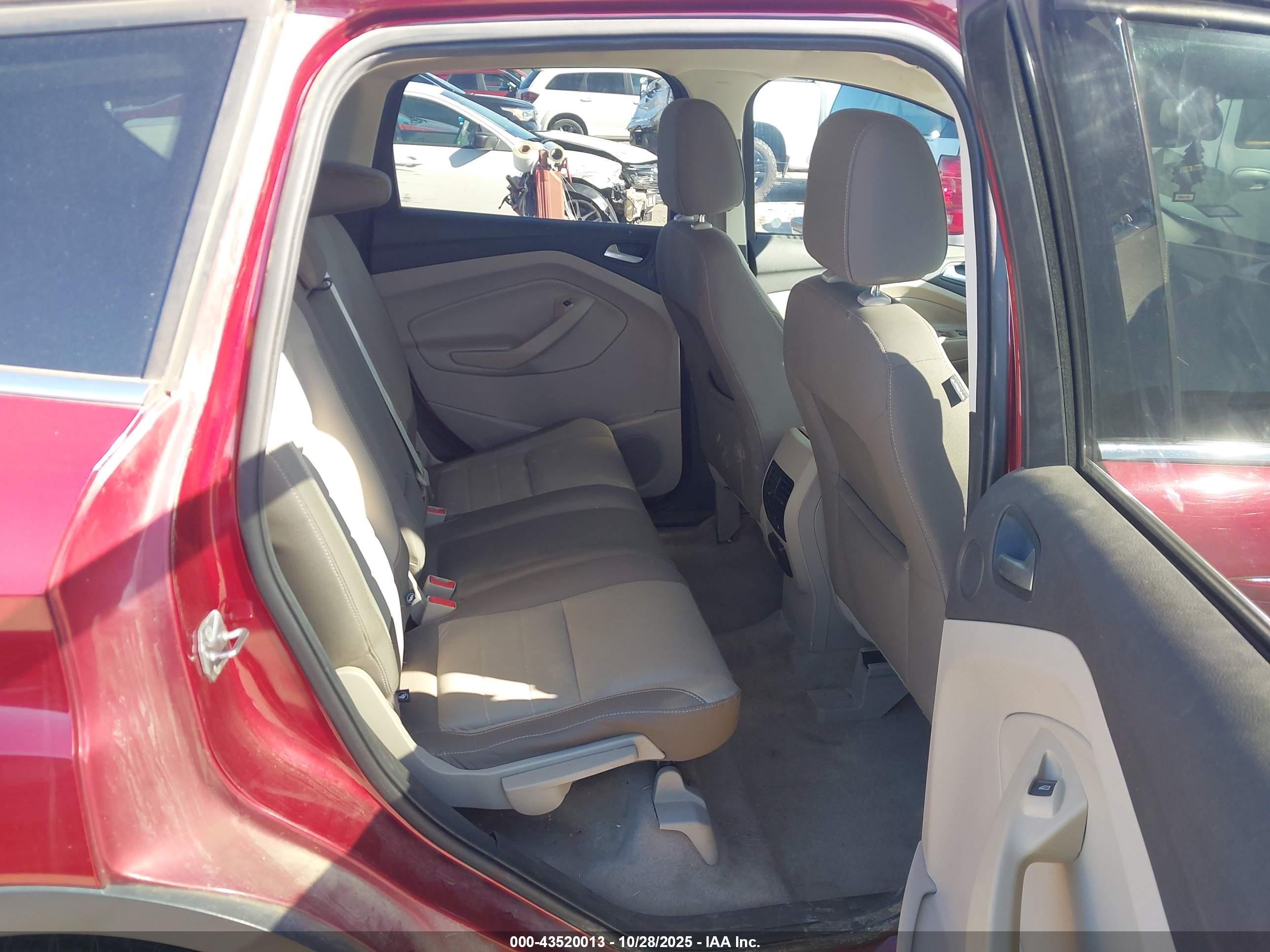 FORD ESCAPE image 8