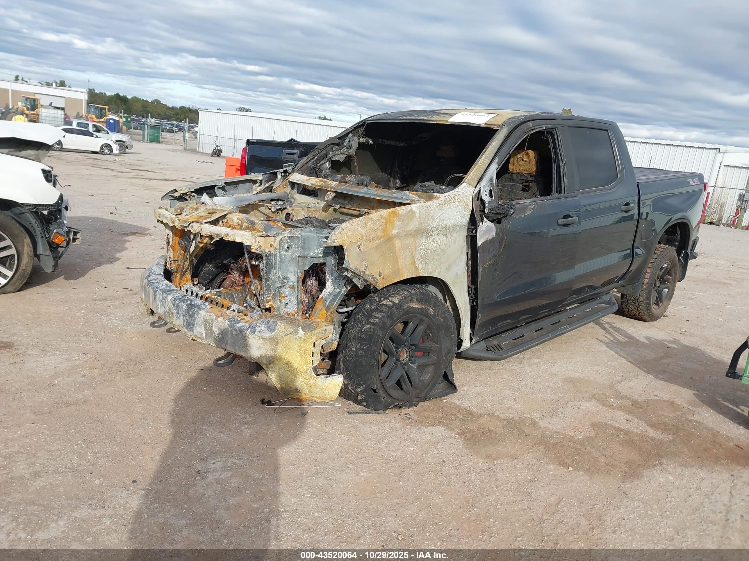 CHEVROLET SILVERADO image 2