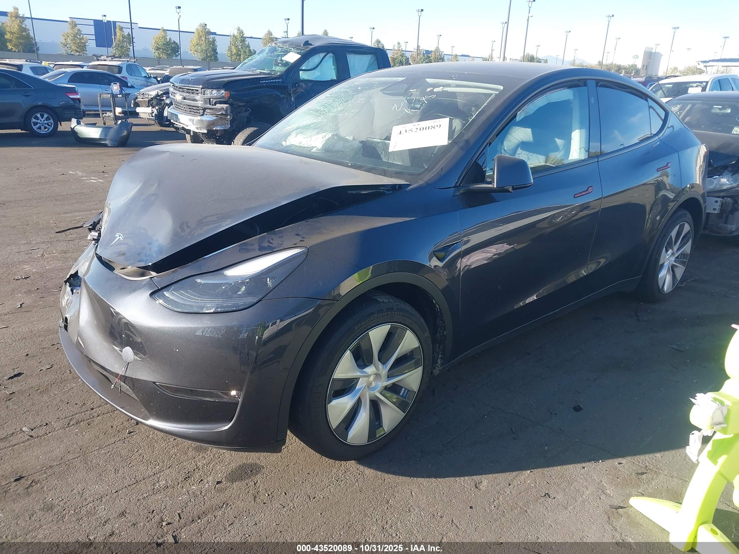 TESLA MODEL image 2