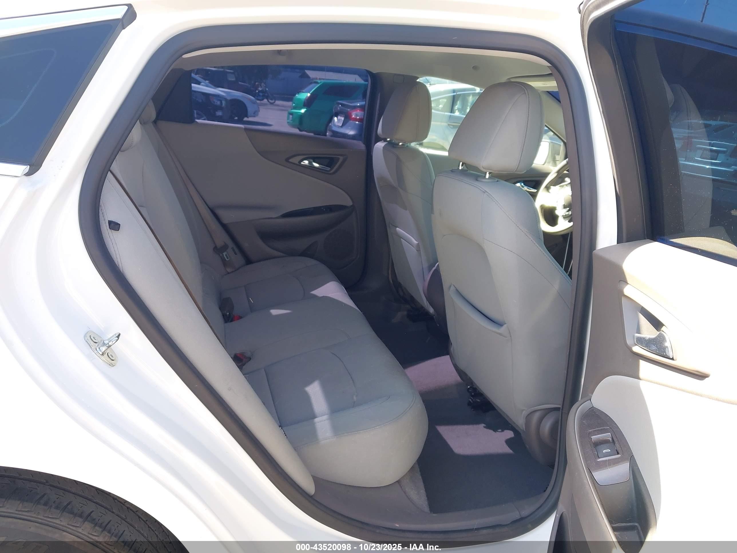 CHEVROLET MALIBU image 8