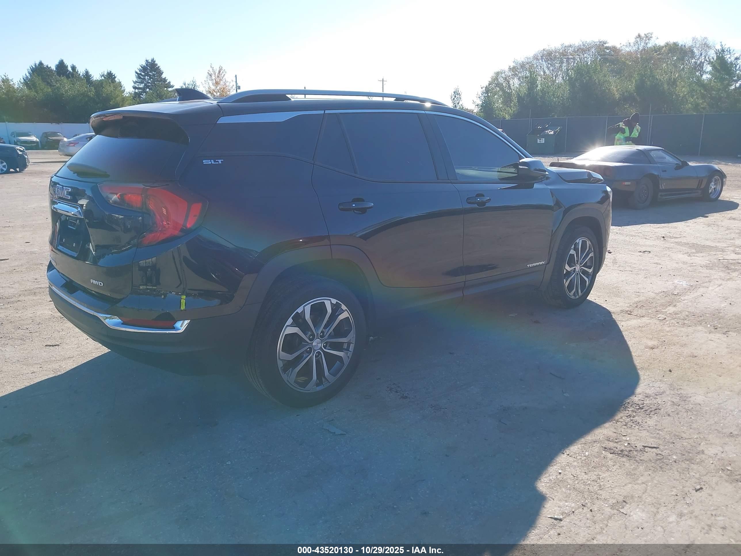 GMC TERRAIN image 4
