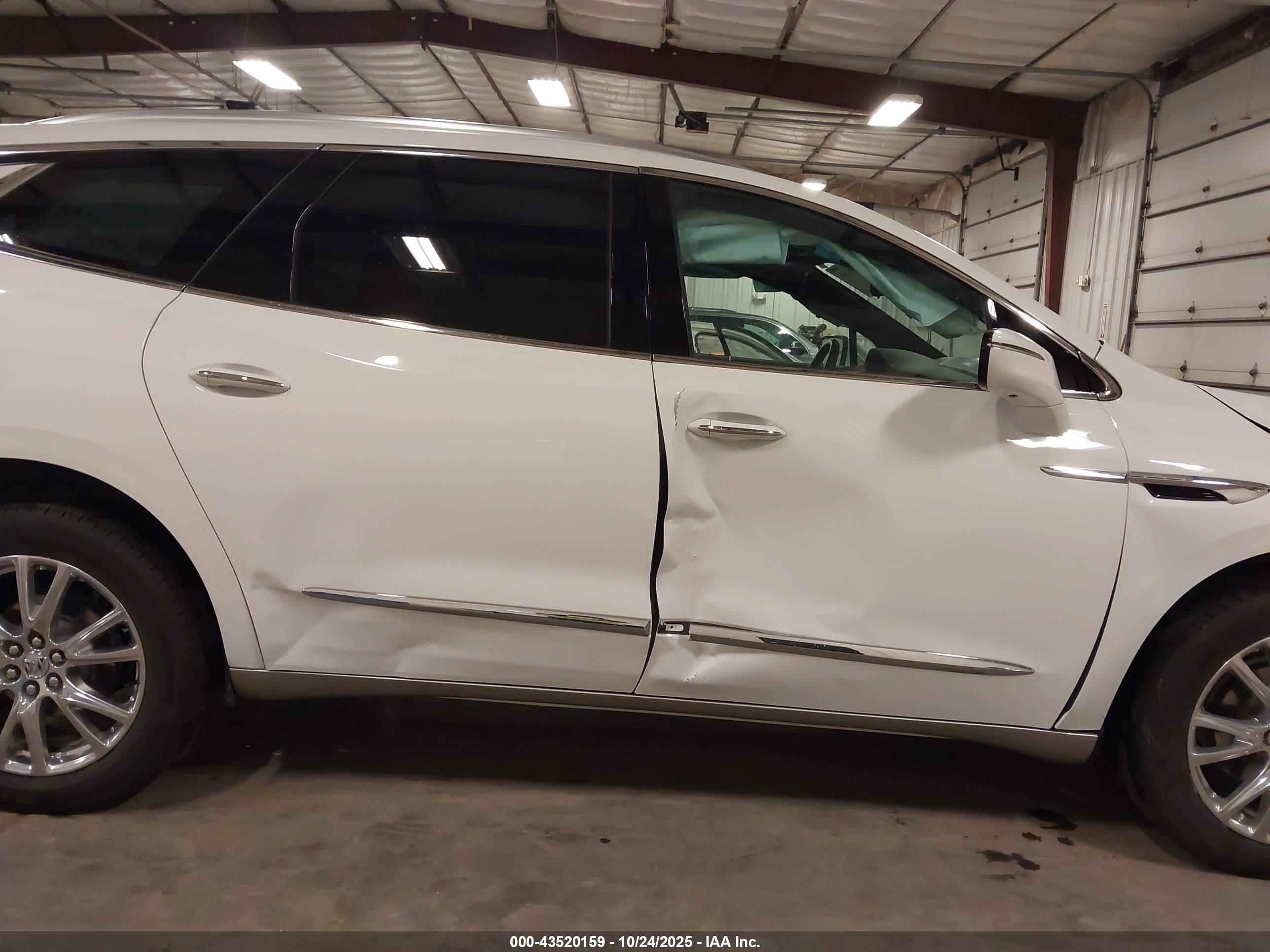 BUICK ENCLAVE image 6