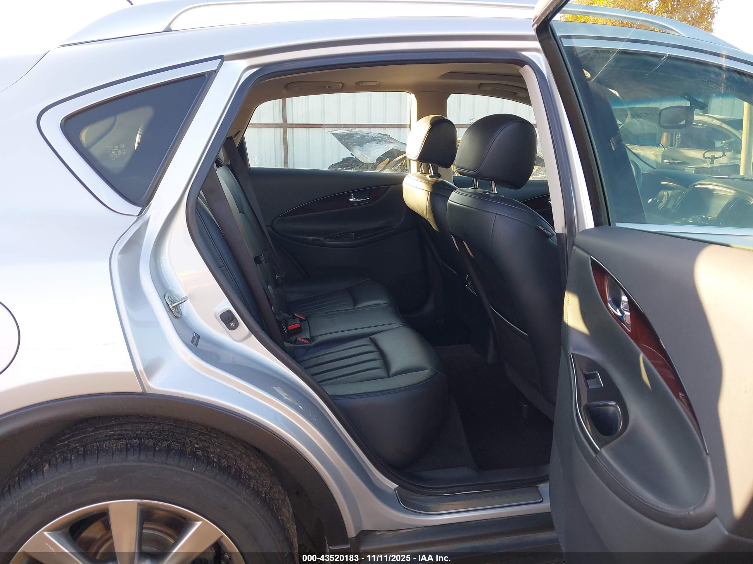 INFINITI QX50 image 8