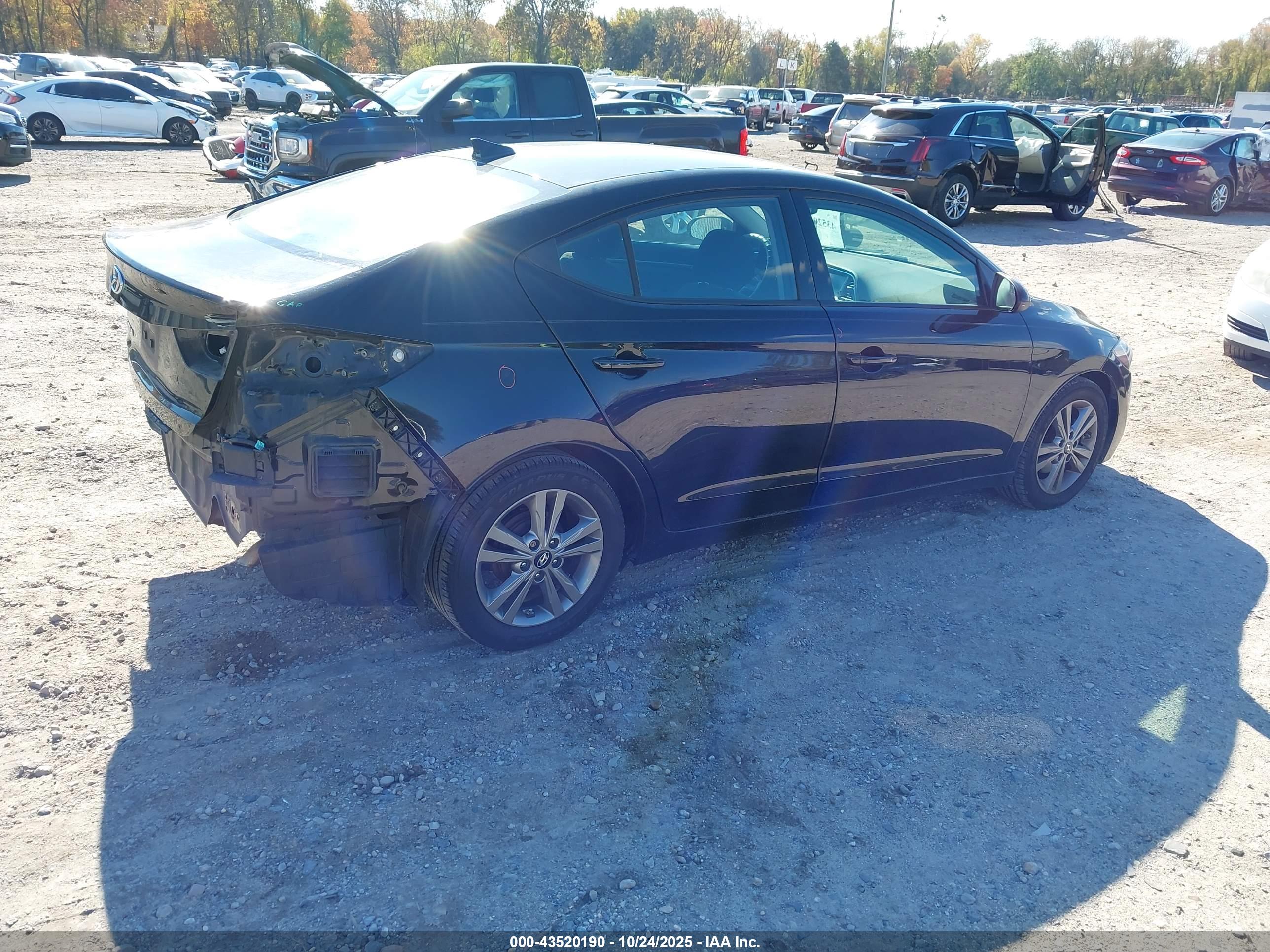 HYUNDAI ELANTRA image 4