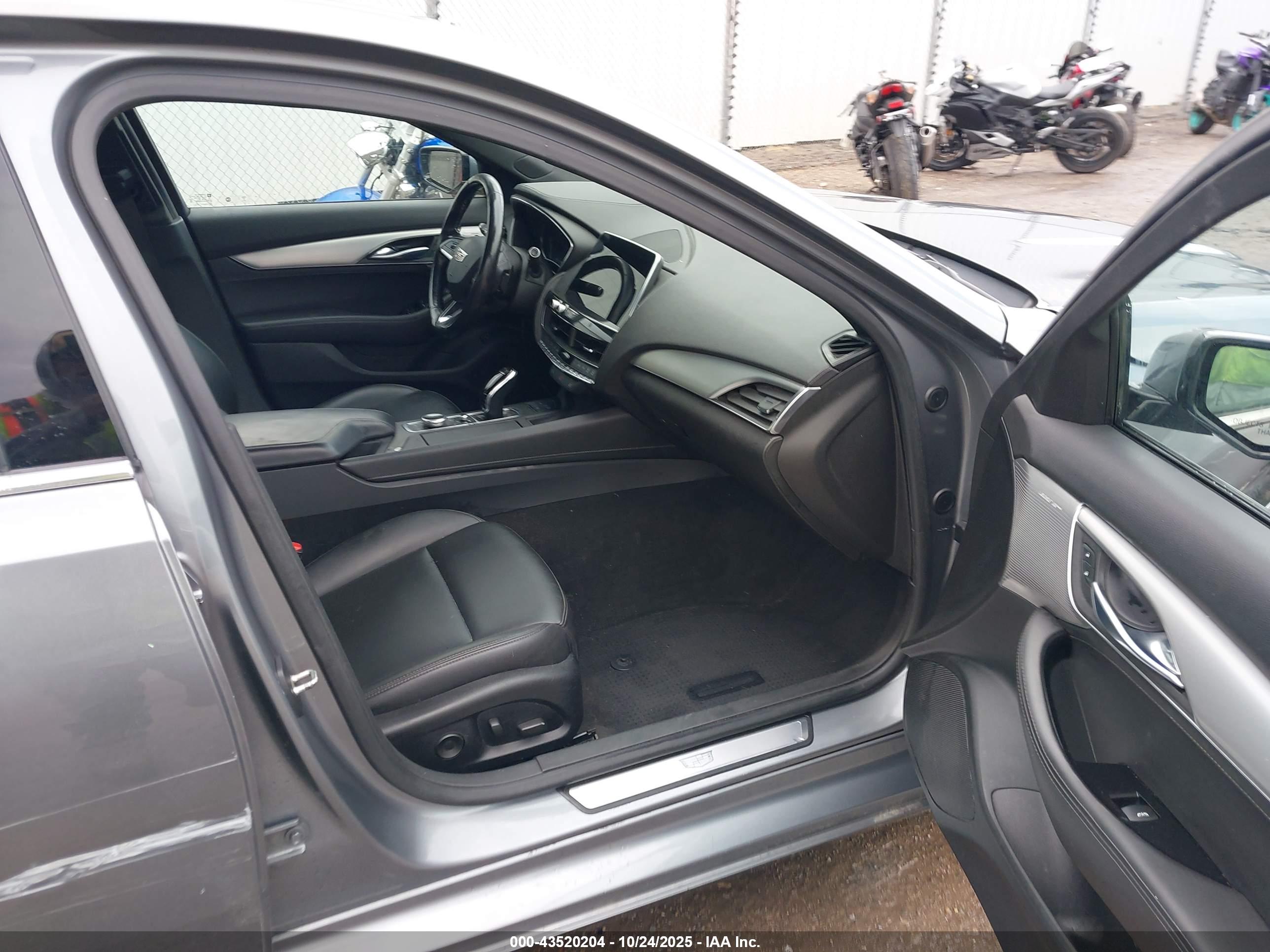 CADILLAC CT5 image 5