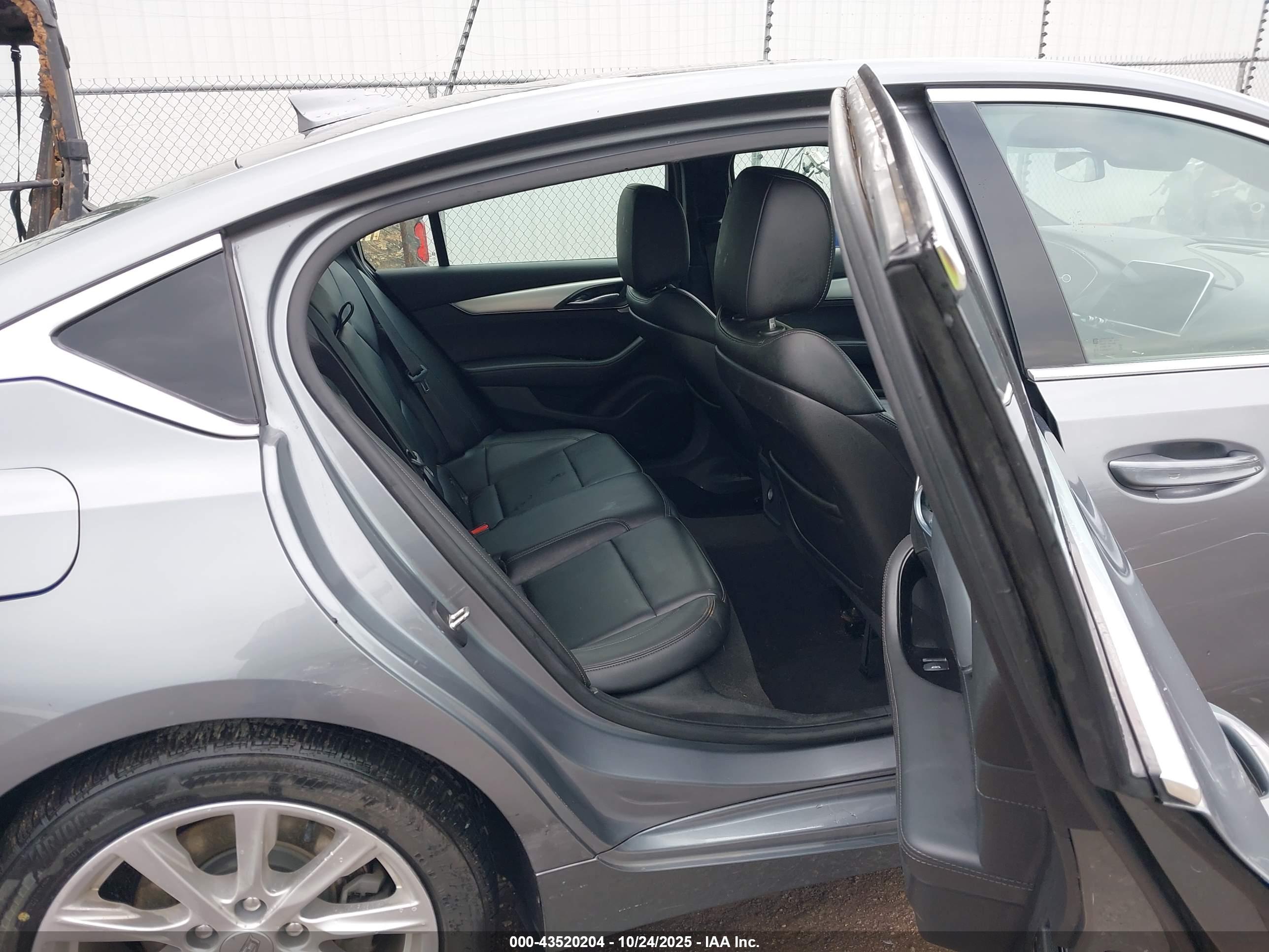 CADILLAC CT5 image 8