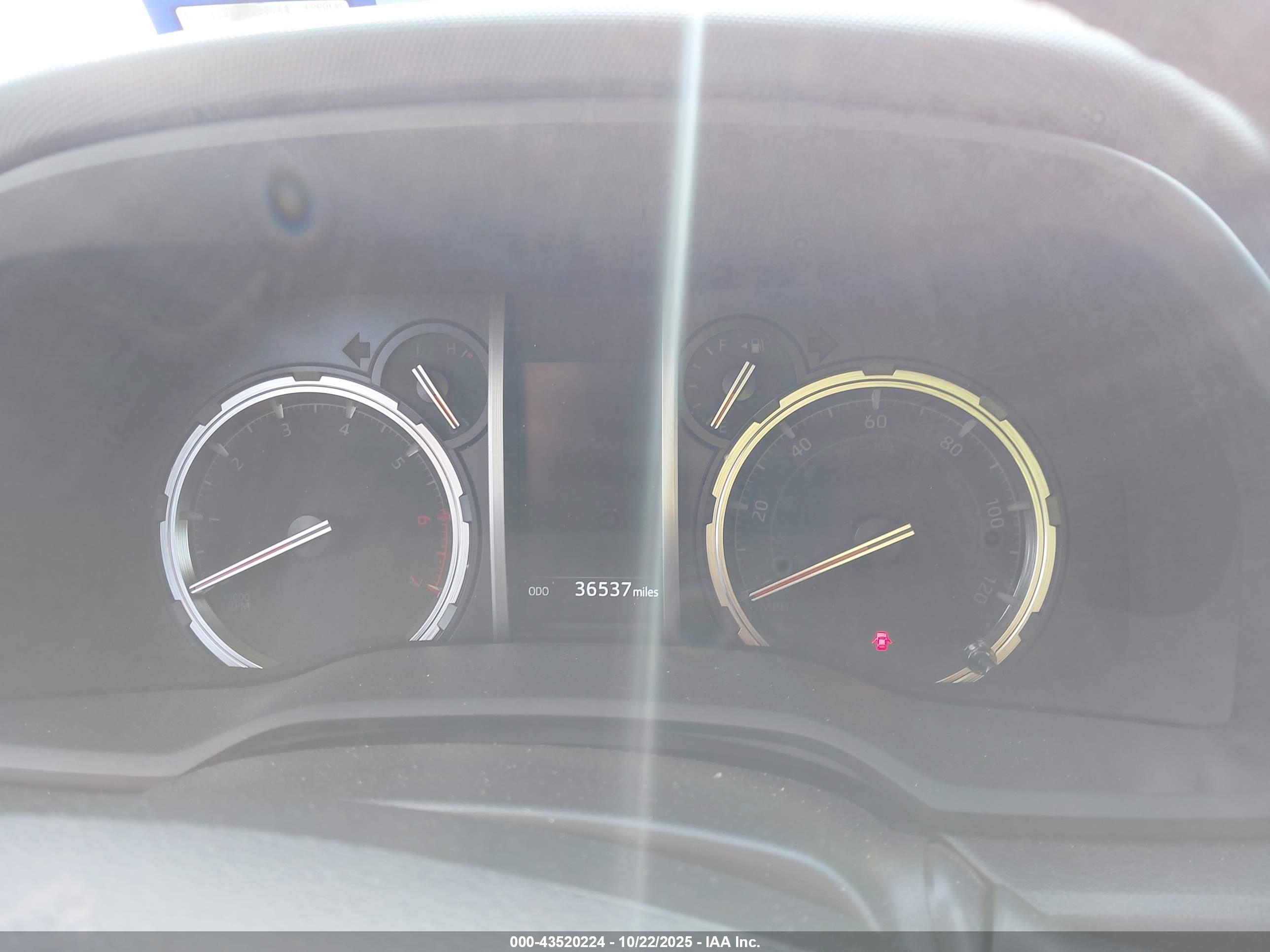 TOYOTA 4RUNNER image 7