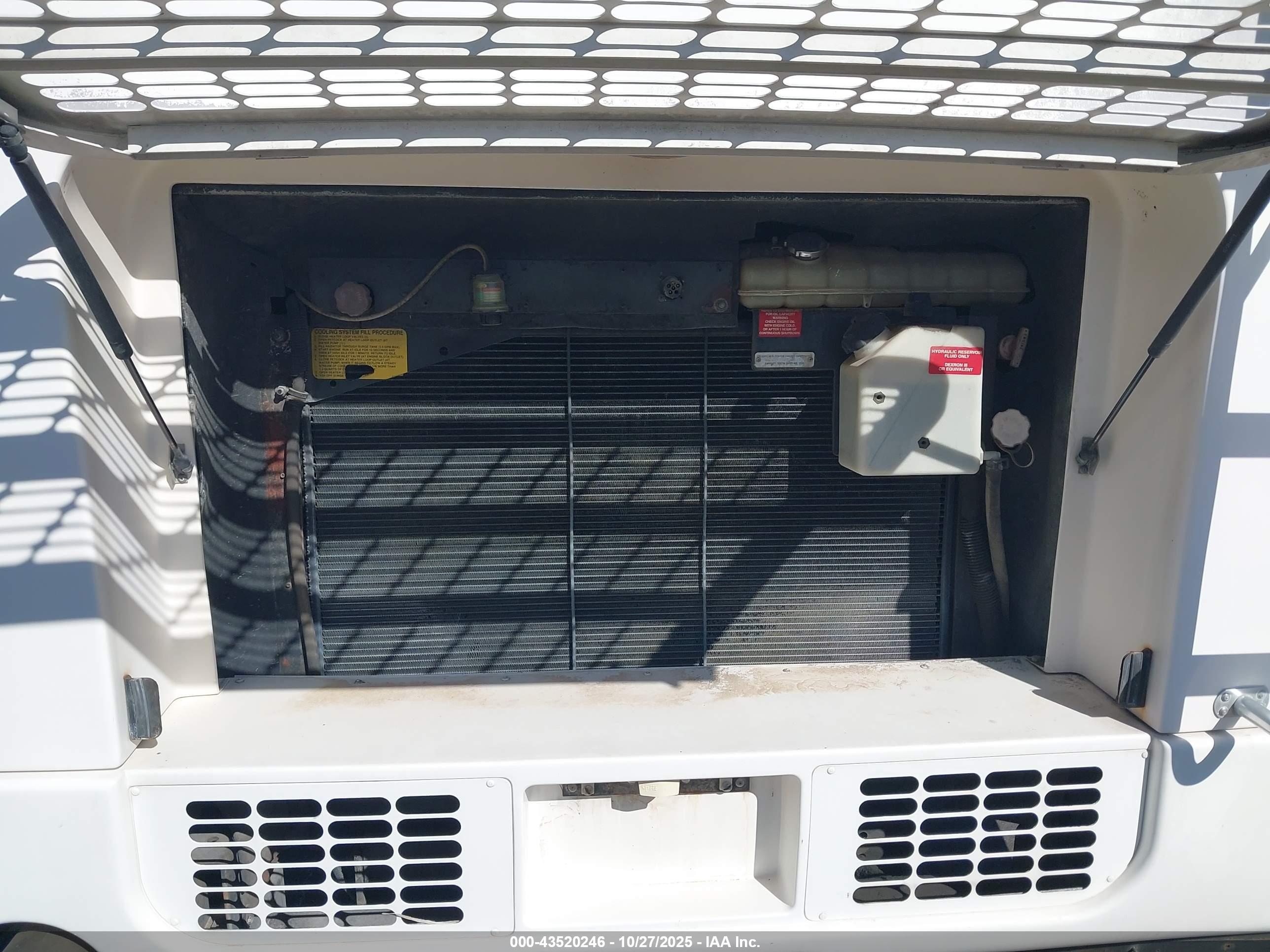 FREIGHTLINER CHASSIS image 10
