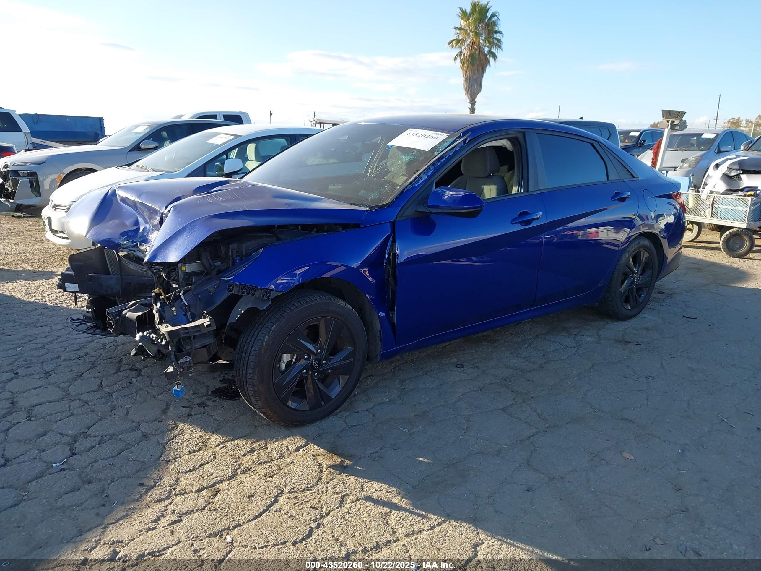 HYUNDAI ELANTRA image 2
