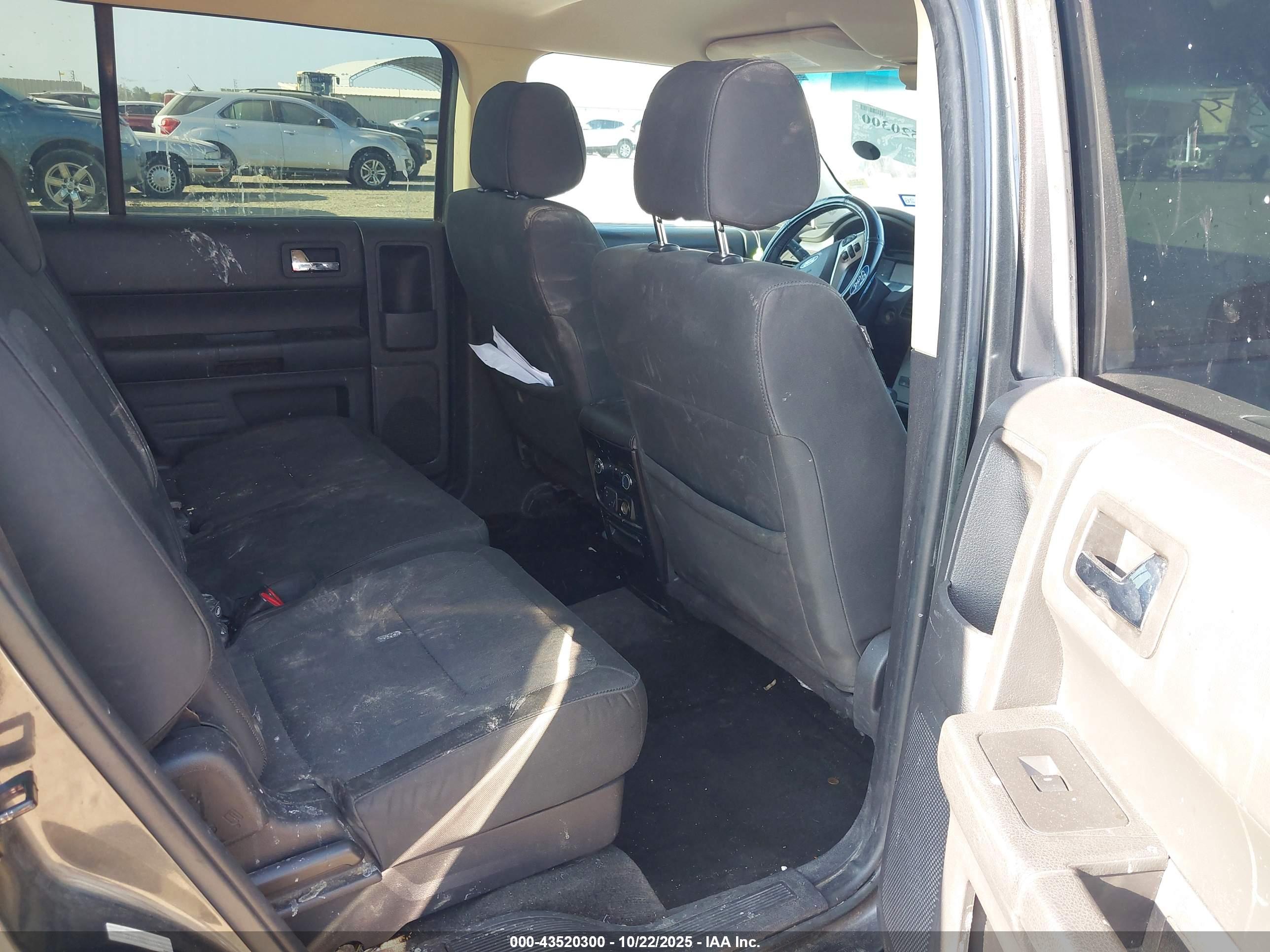 FORD FLEX image 8