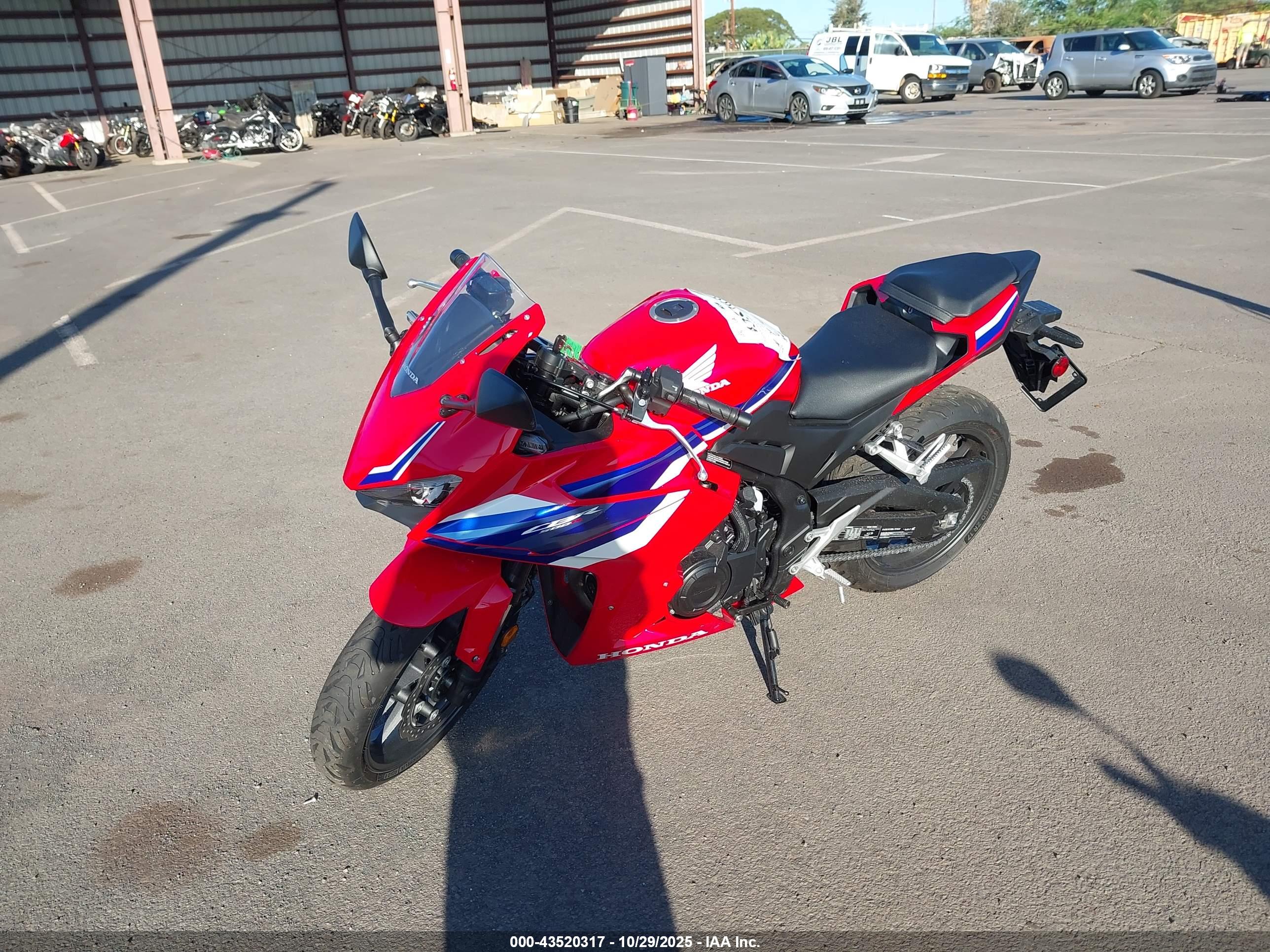 HONDA CBR500 image 2
