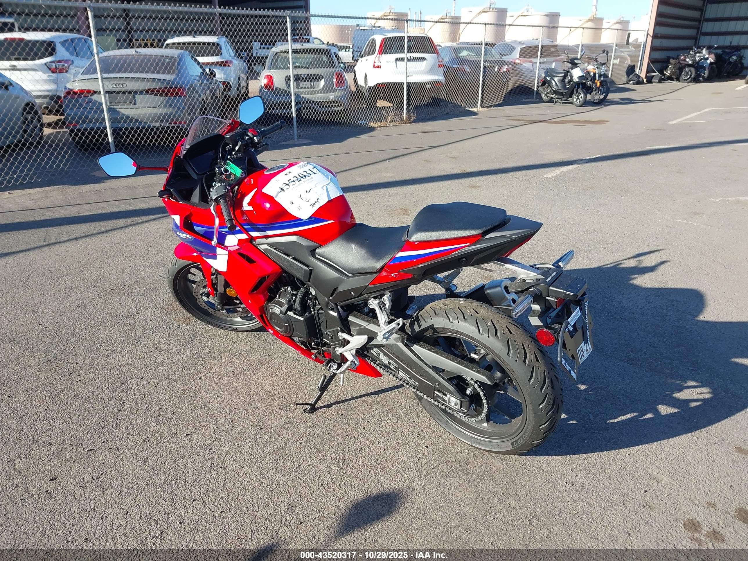 HONDA CBR500 image 3