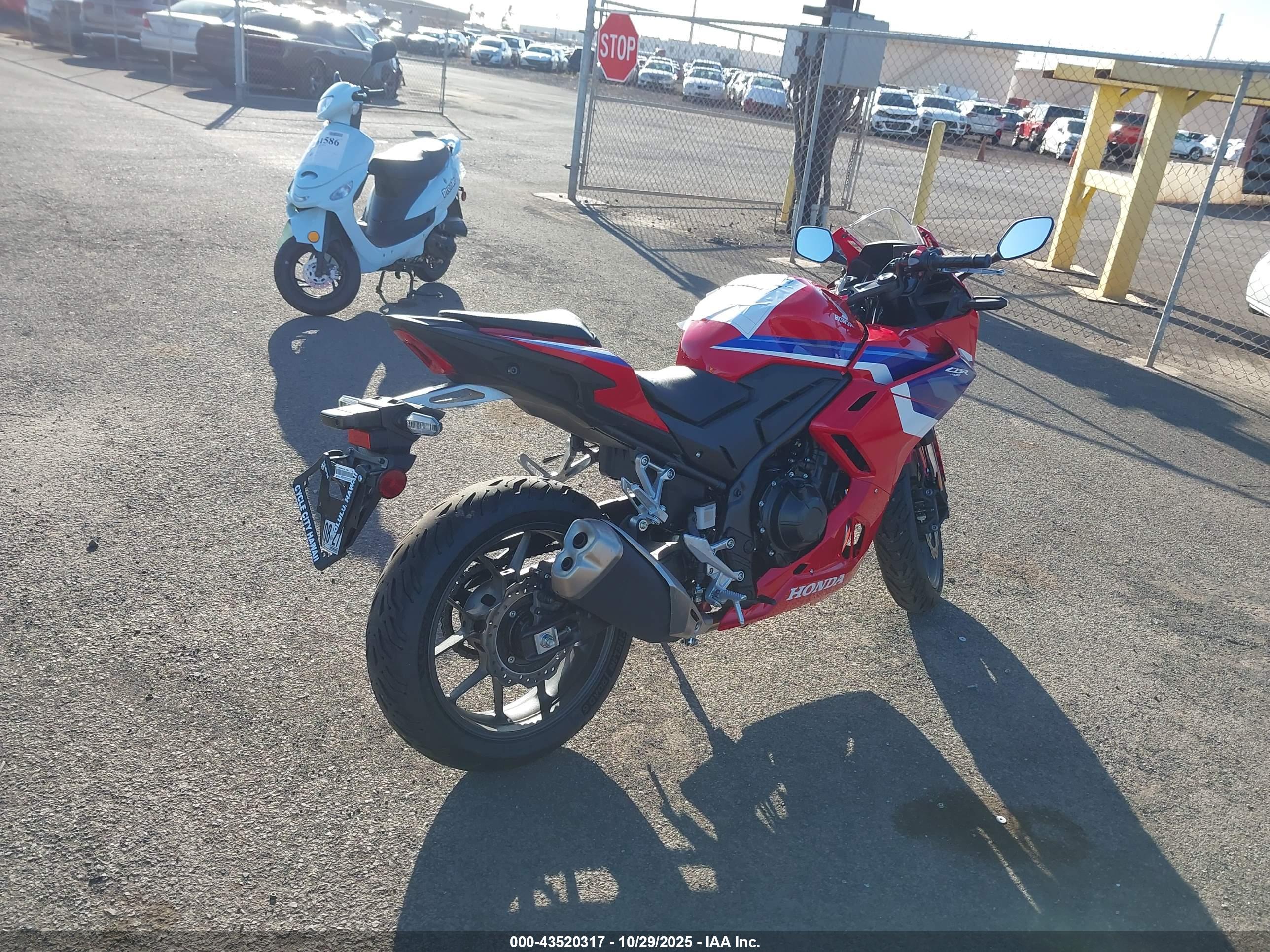 HONDA CBR500 image 4