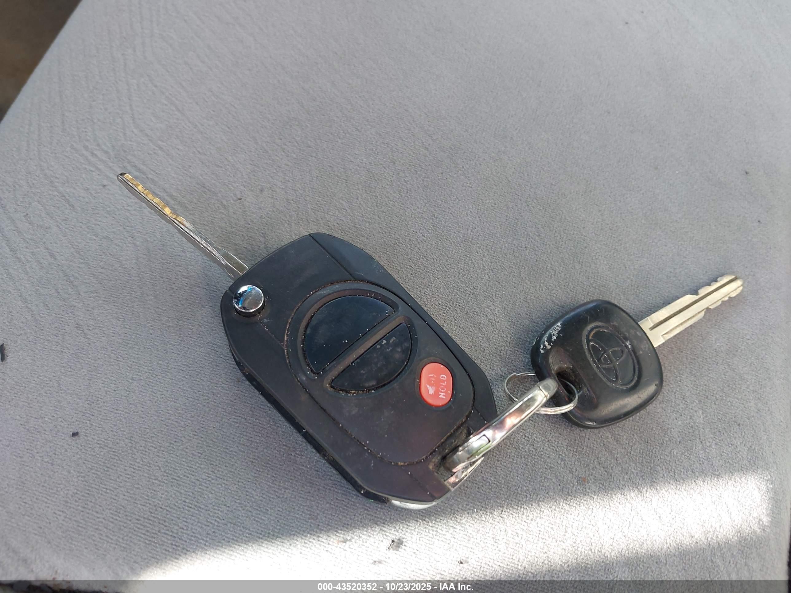 TOYOTA TACOMA image 11