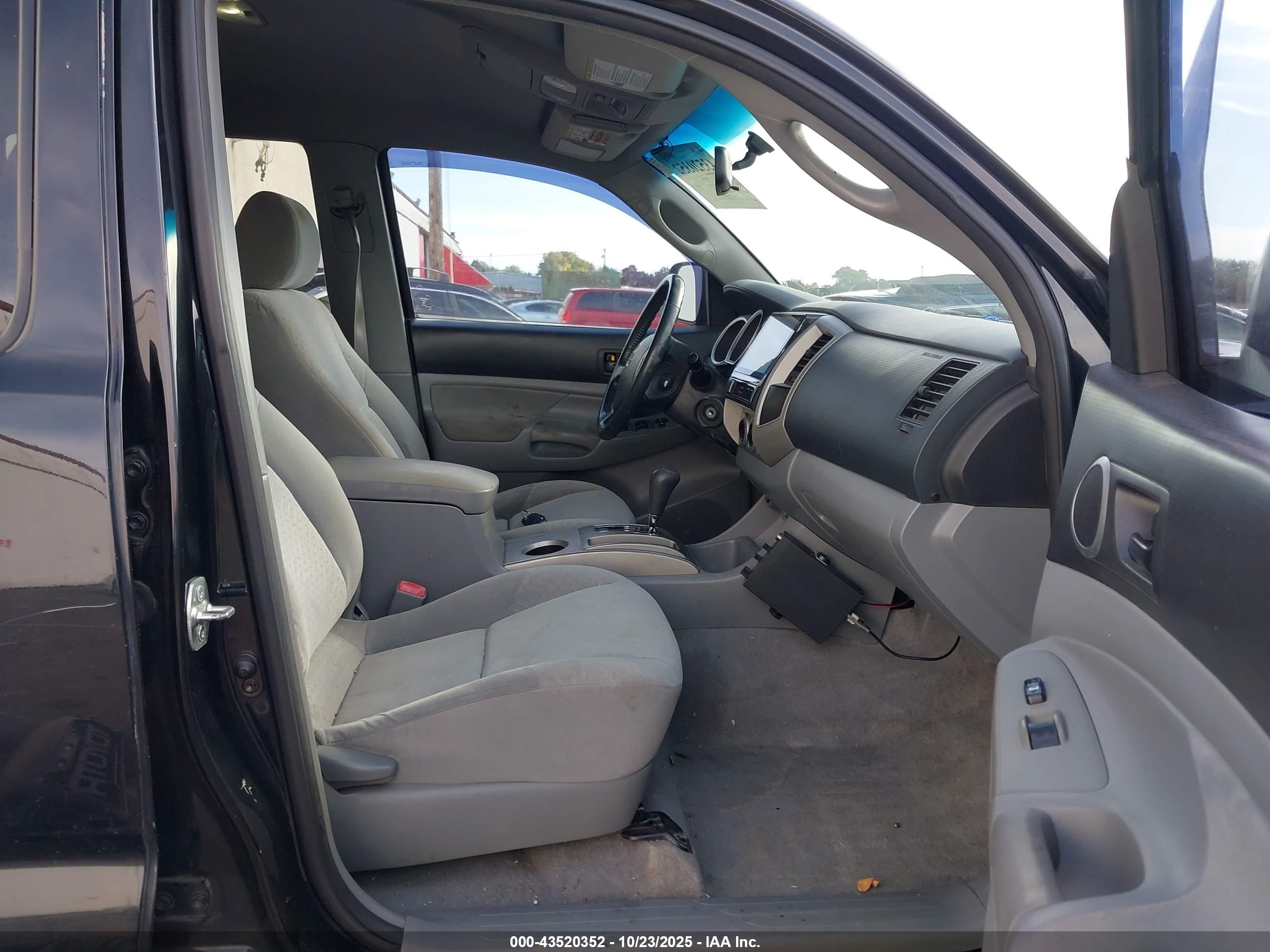 TOYOTA TACOMA image 5
