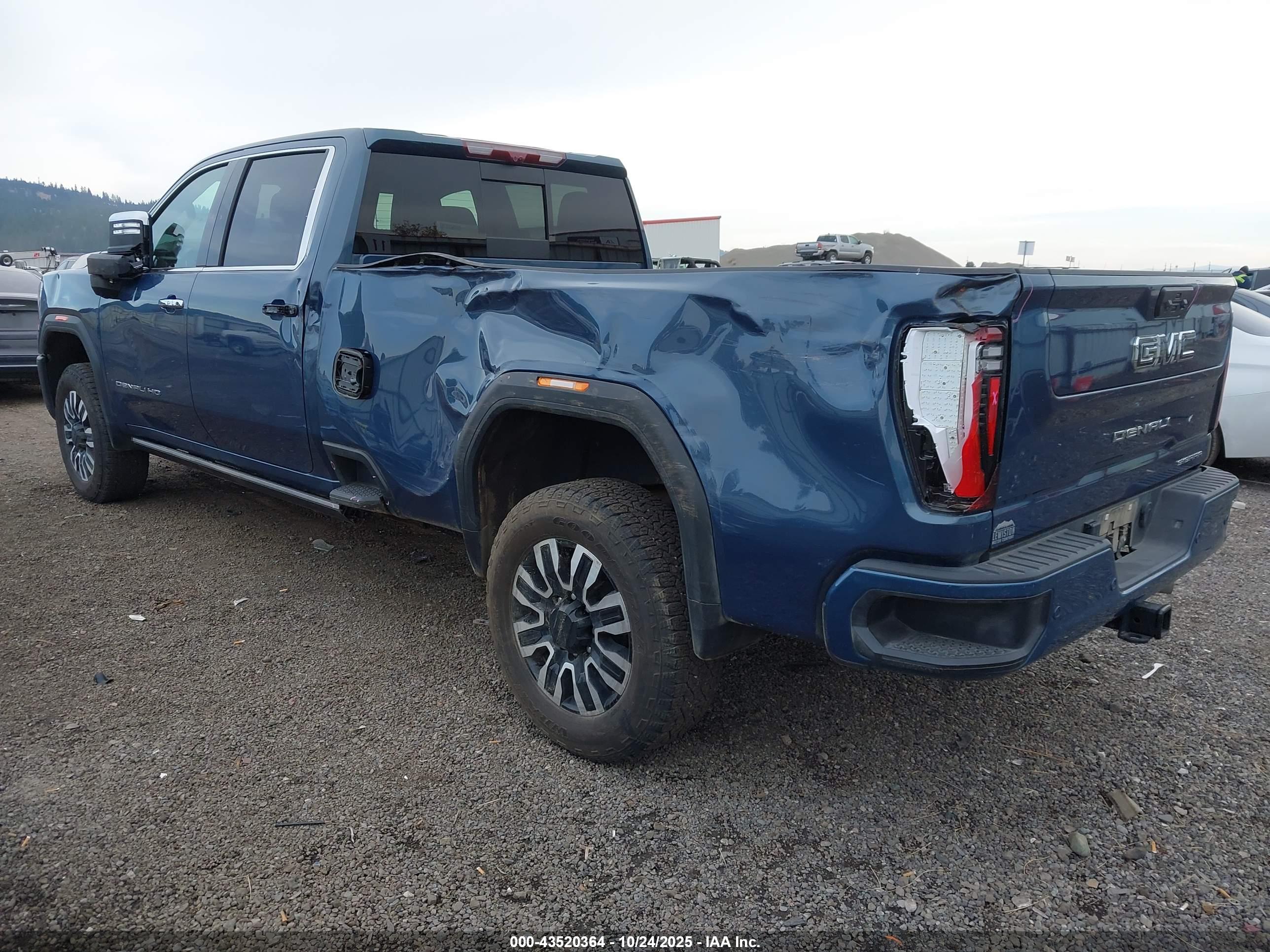GMC SIERRA image 3