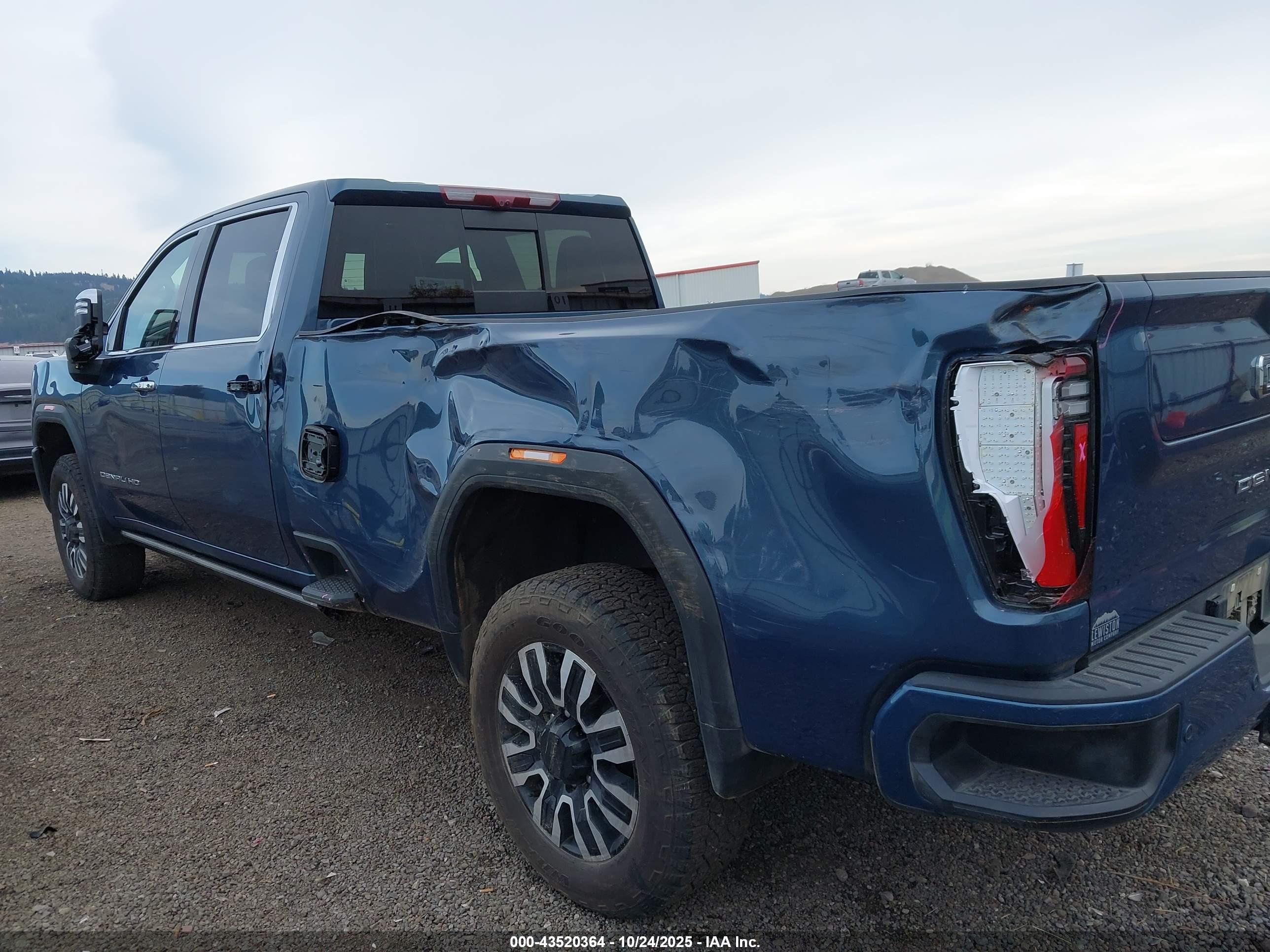 GMC SIERRA image 6