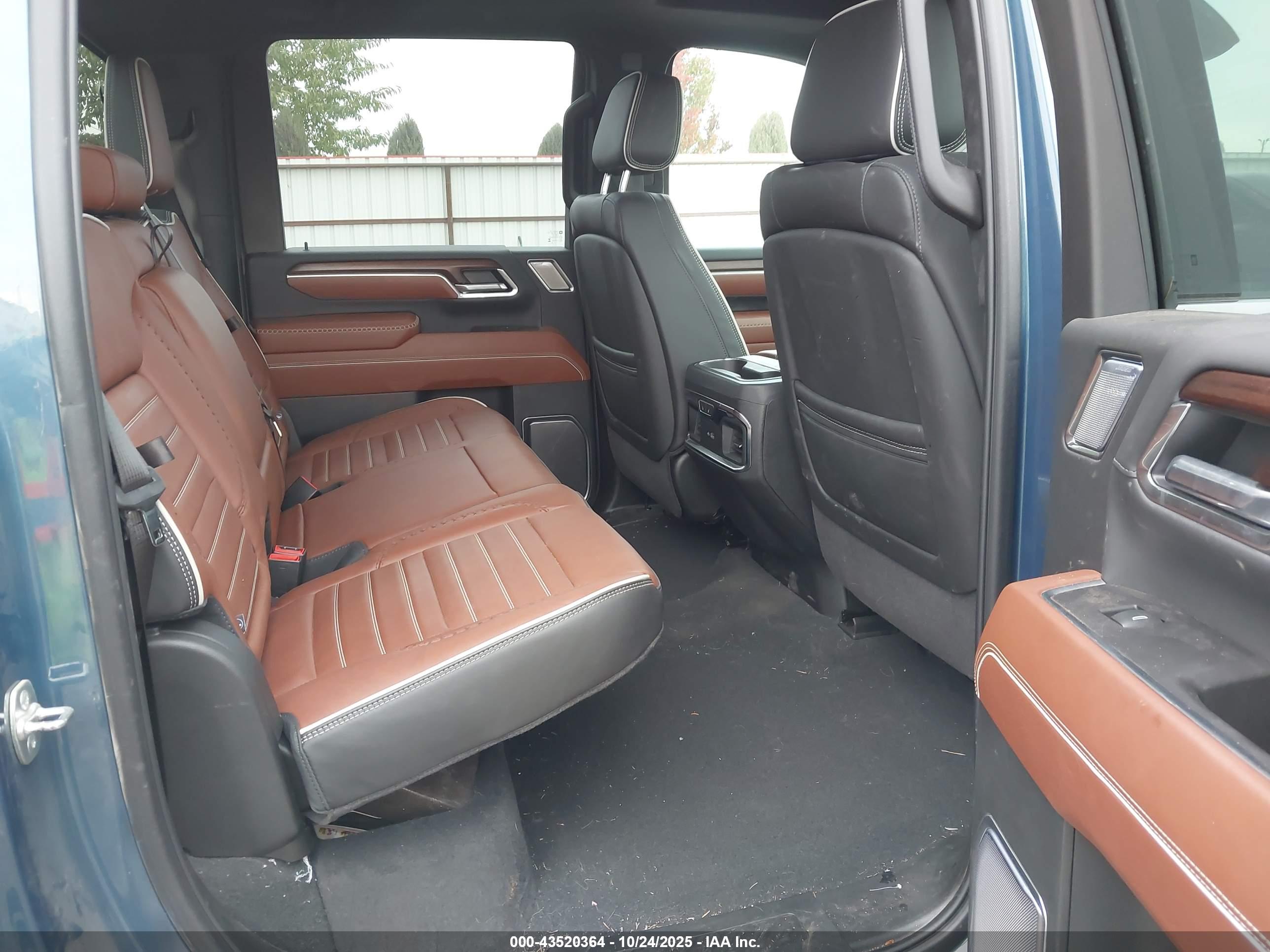 GMC SIERRA image 8