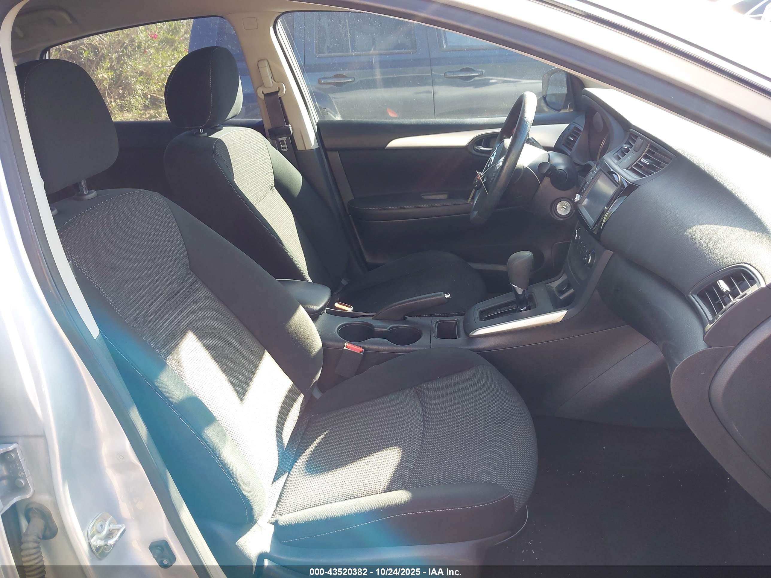 NISSAN SENTRA image 5