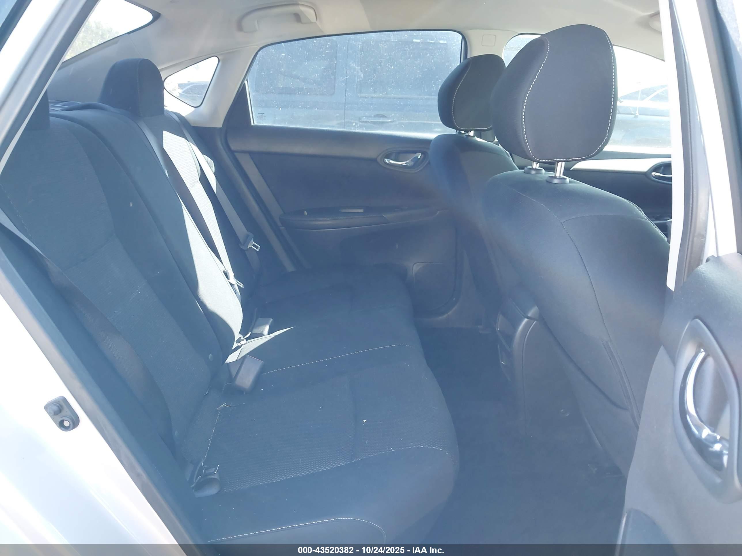 NISSAN SENTRA image 8