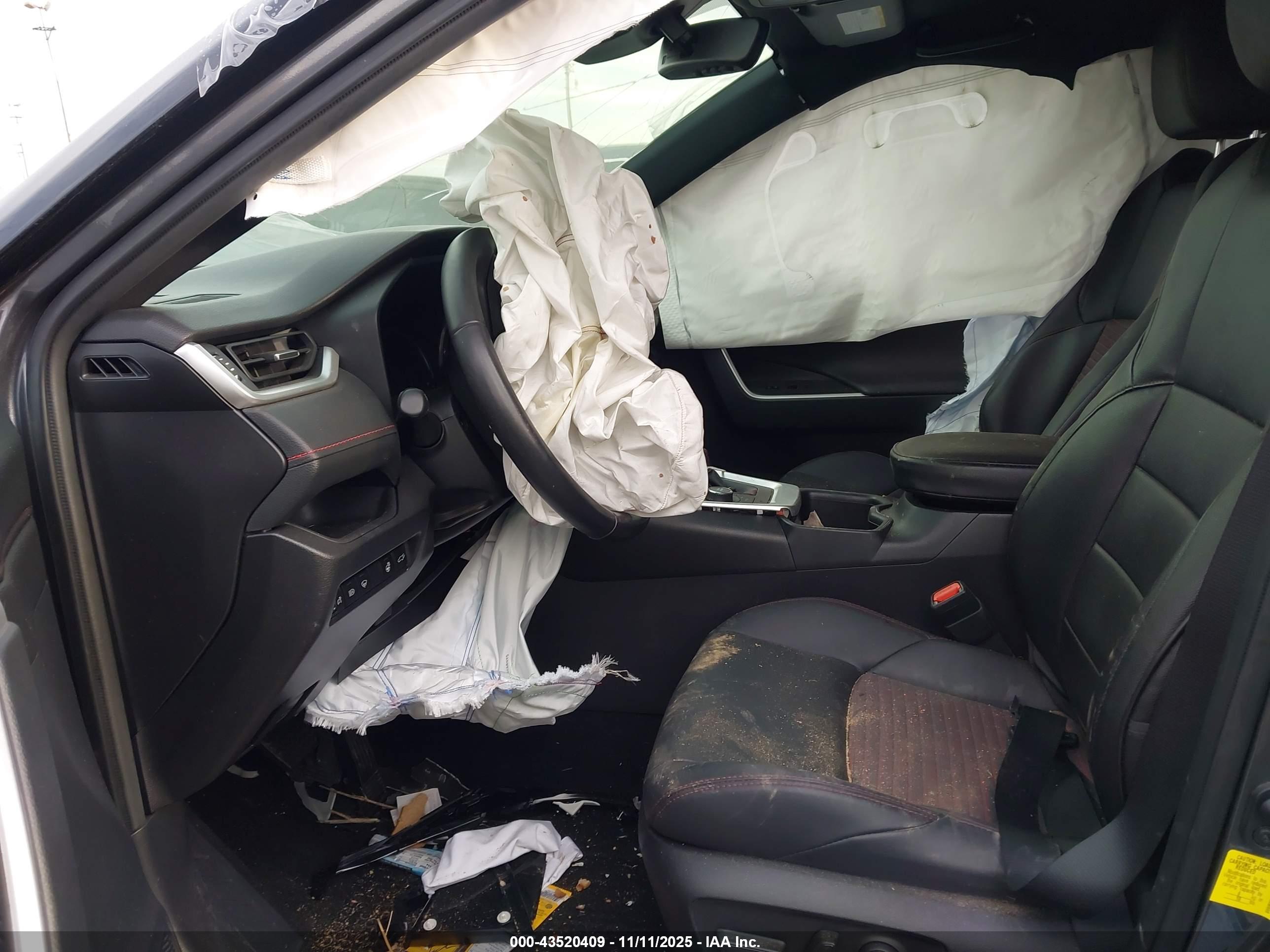 TOYOTA RAV4 image 5
