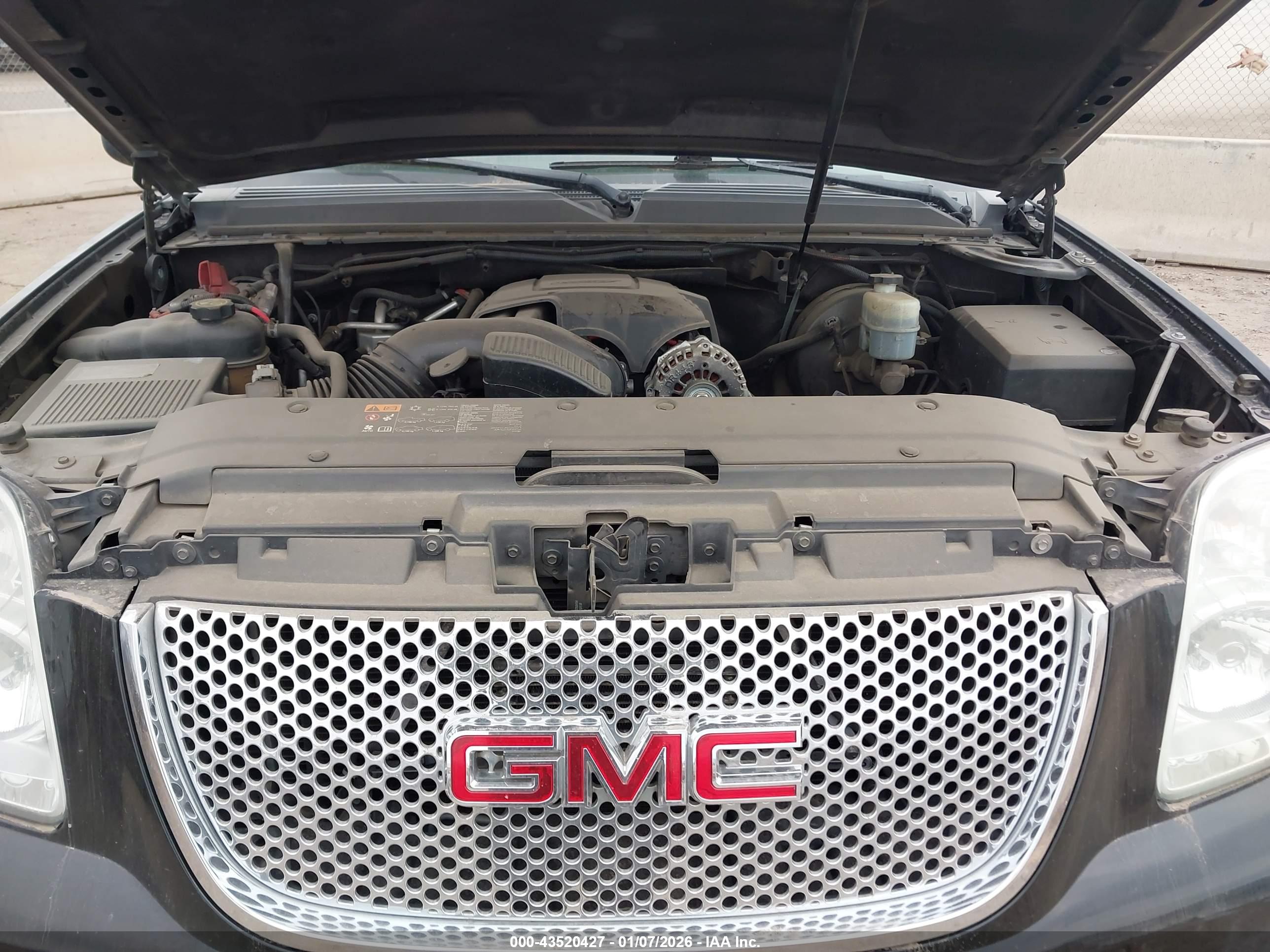 GMC YUKON image 10