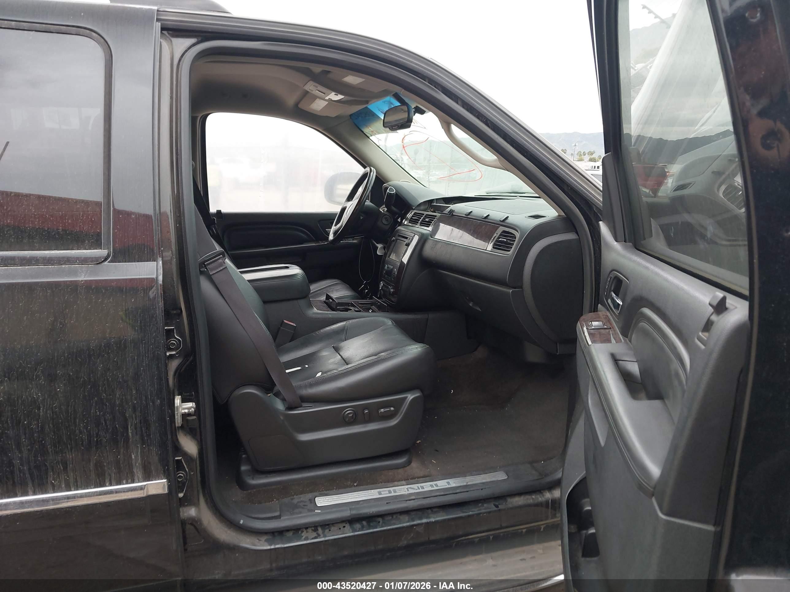 GMC YUKON image 5