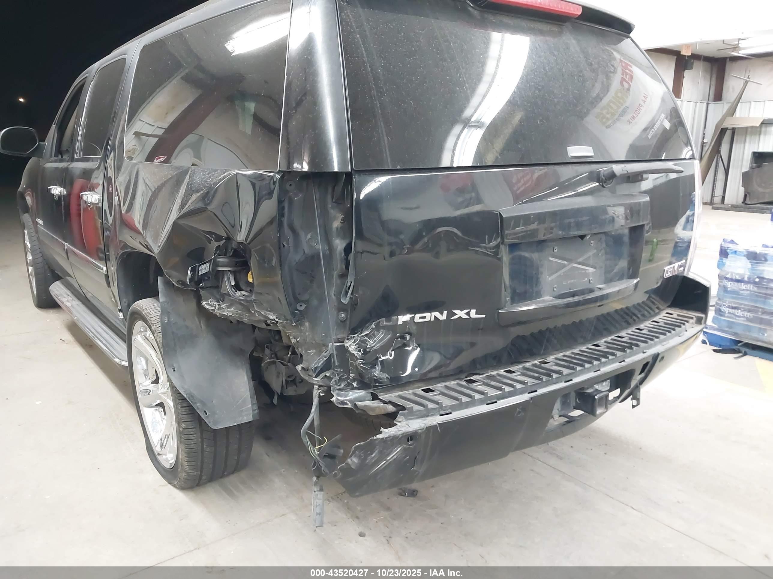 GMC YUKON image 6