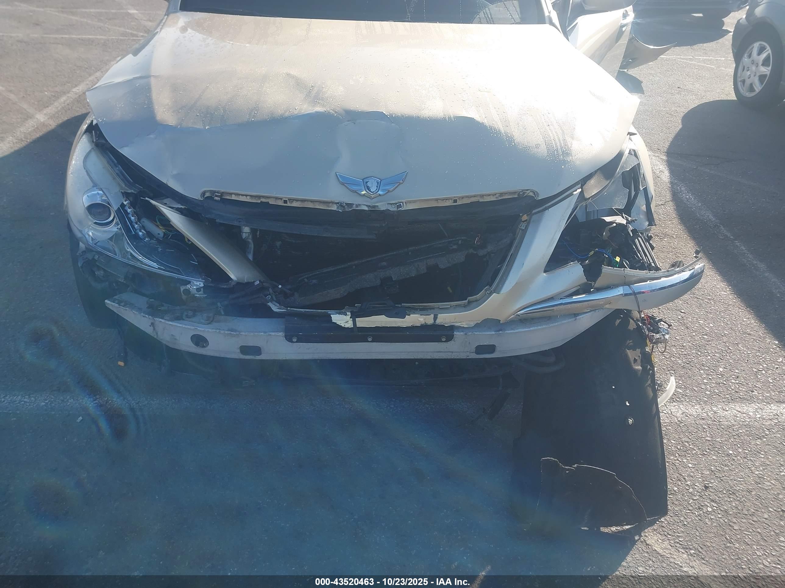 HYUNDAI GENESIS image 6