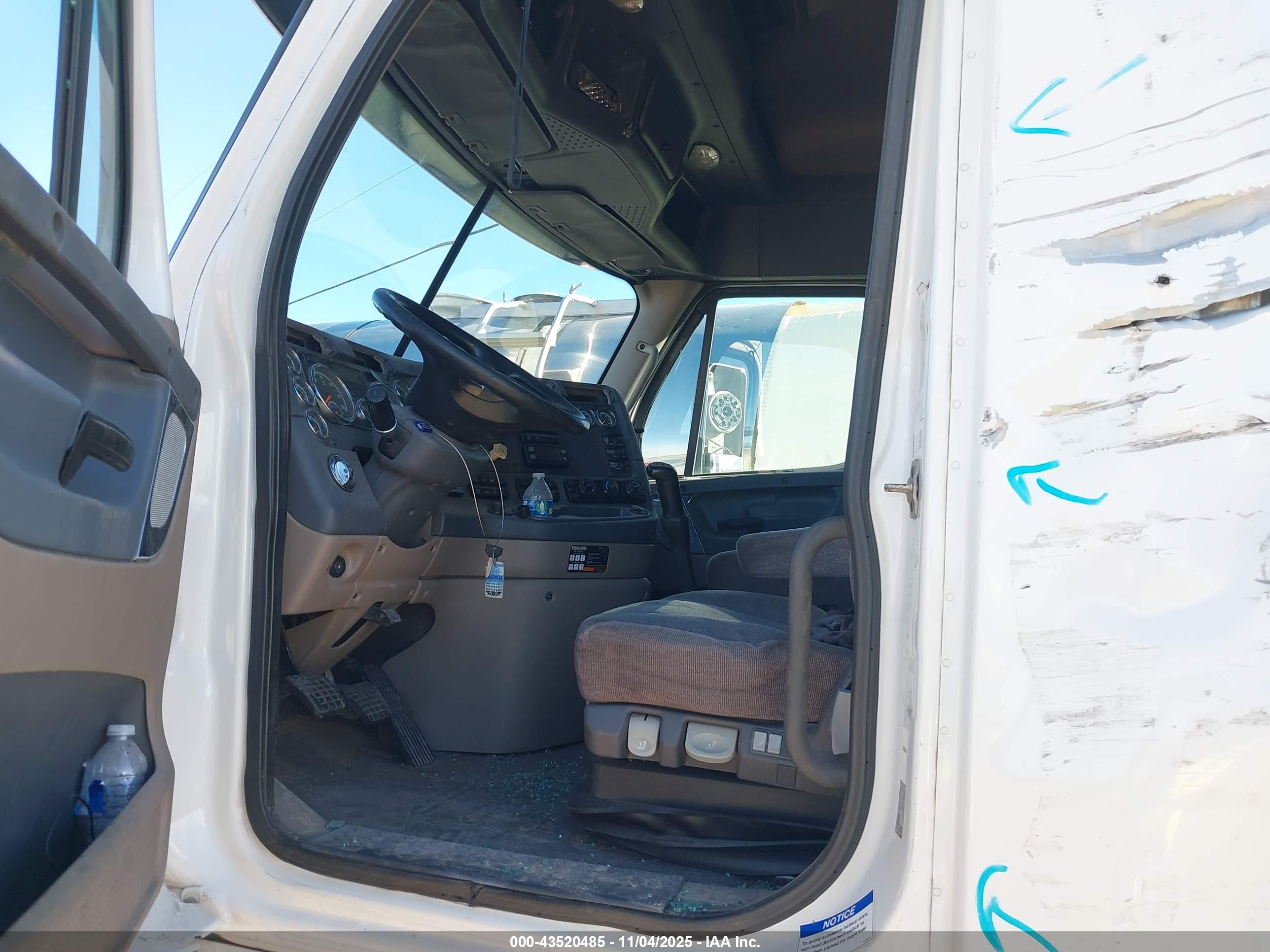 FREIGHTLINER CASCADIA image 7