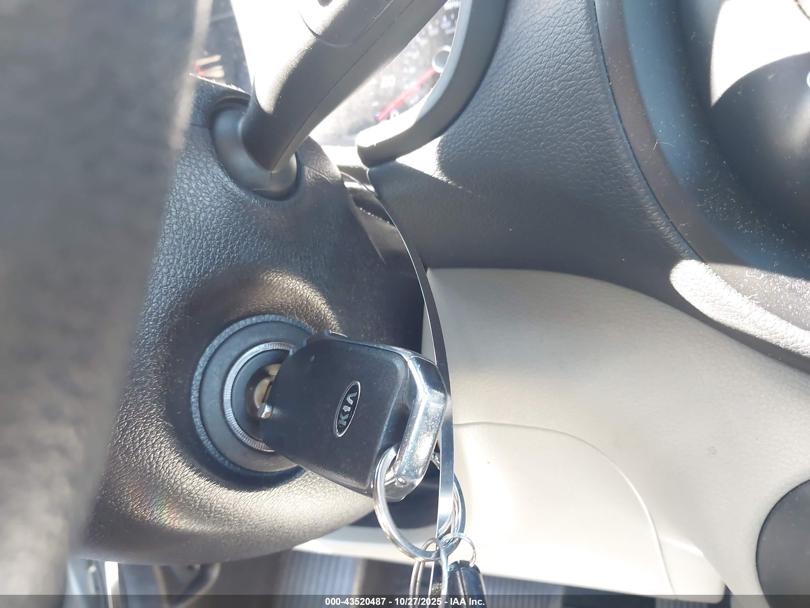 KIA SOUL image 11