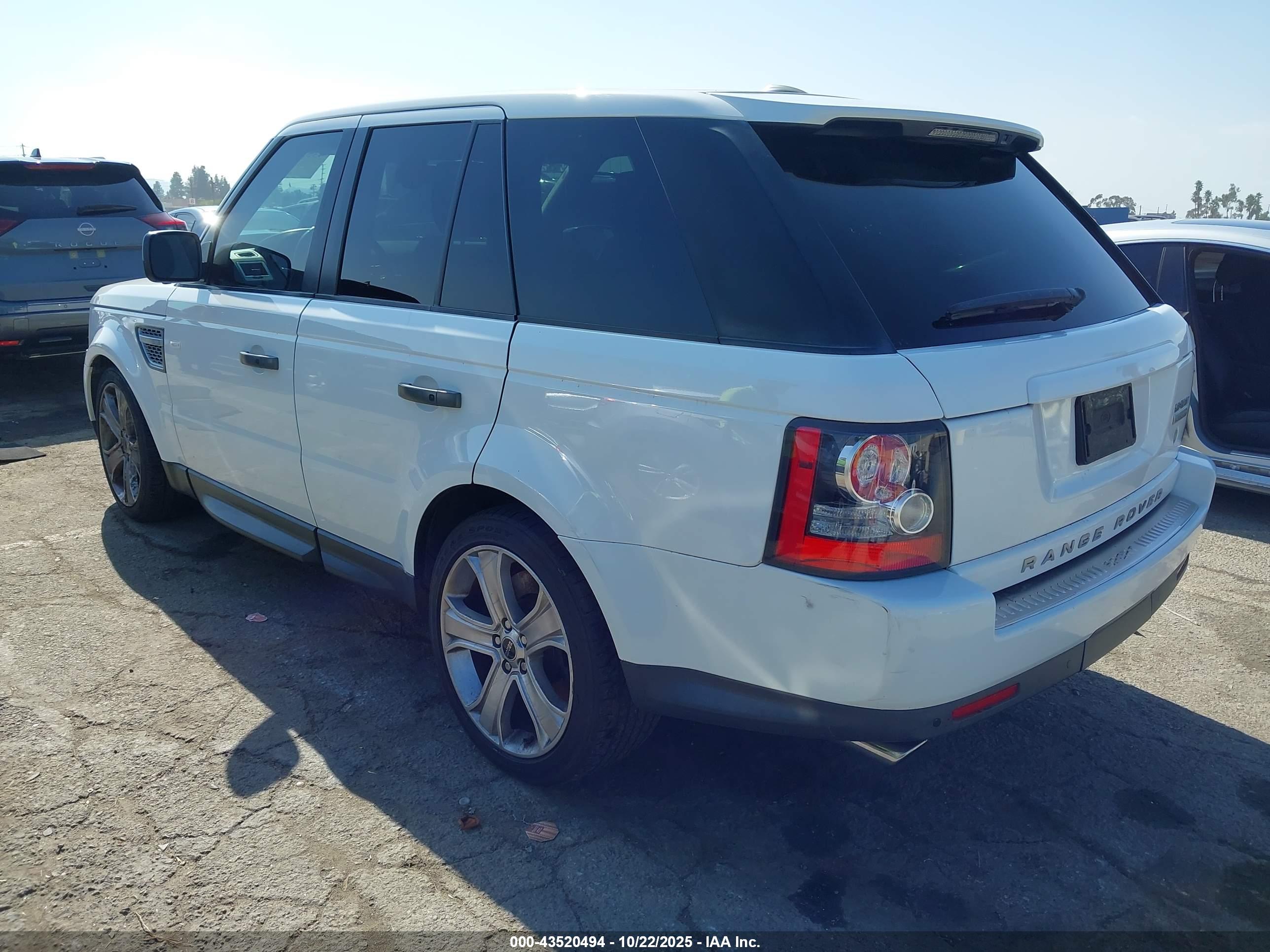 LAND ROVER image 3