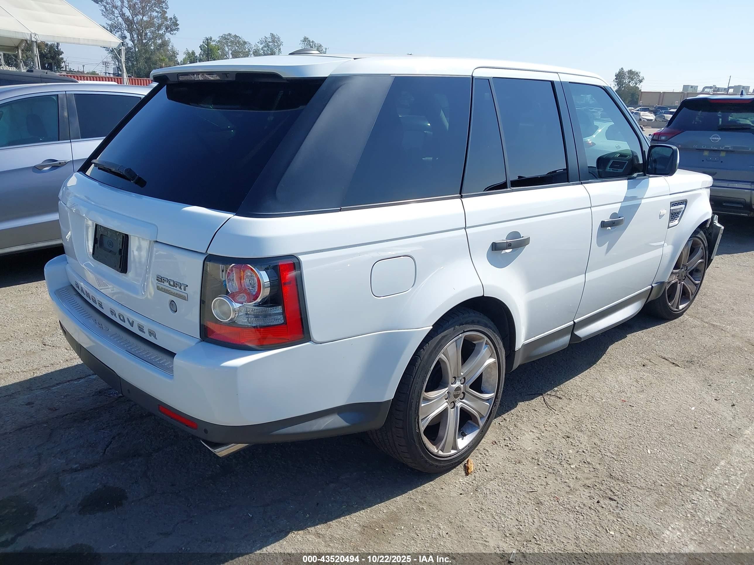 LAND ROVER image 4