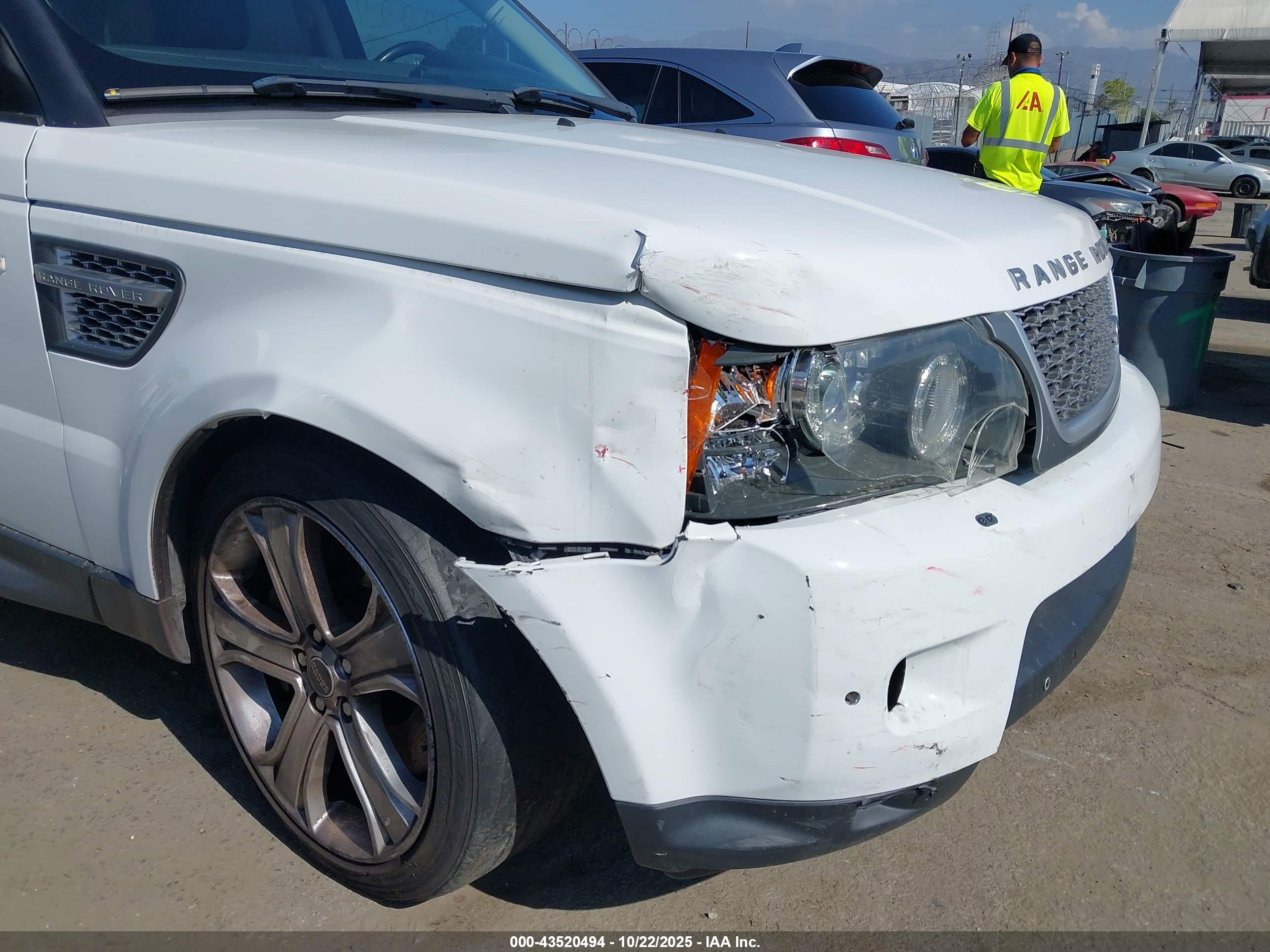 LAND ROVER image 6