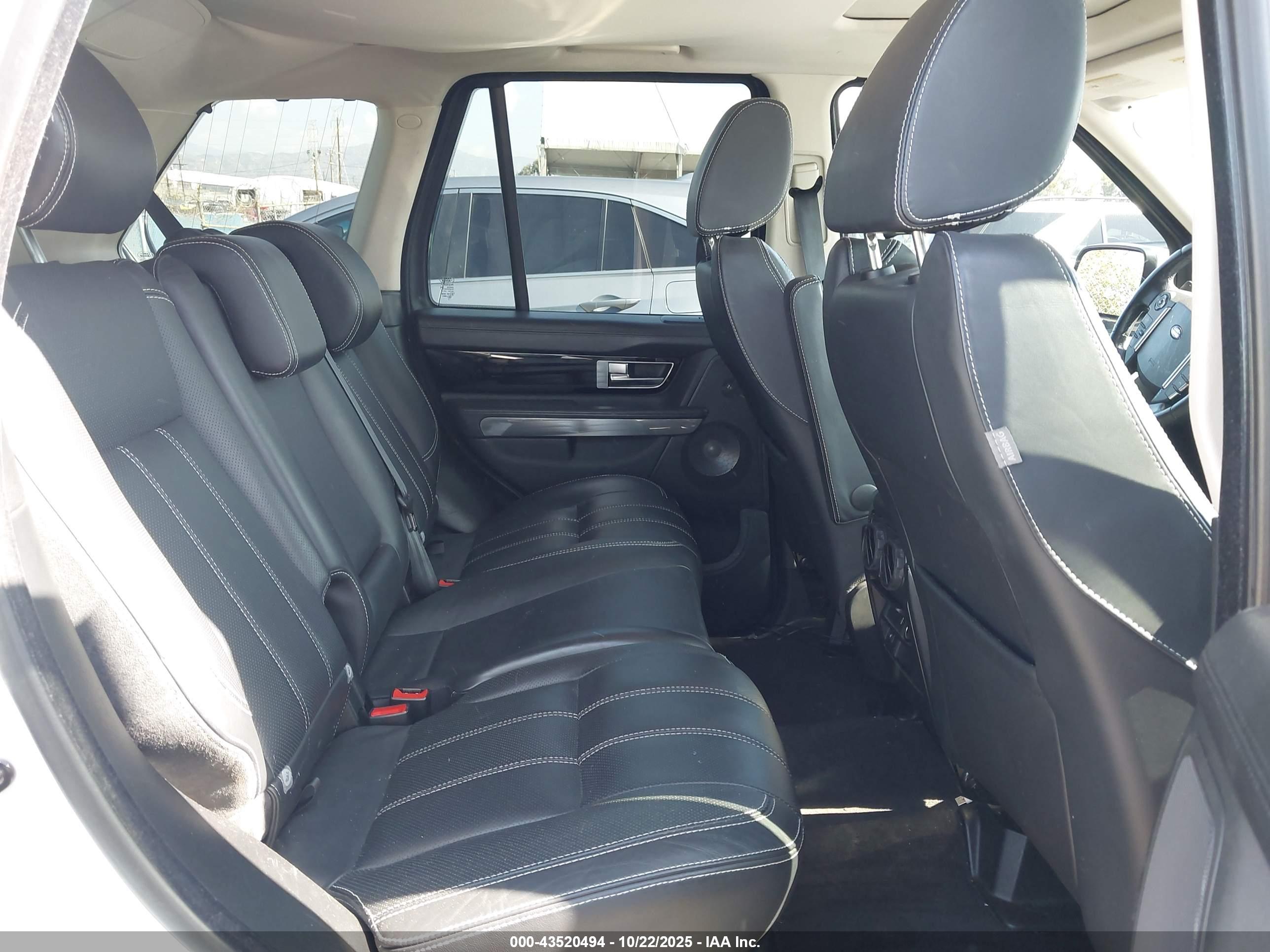 LAND ROVER image 8