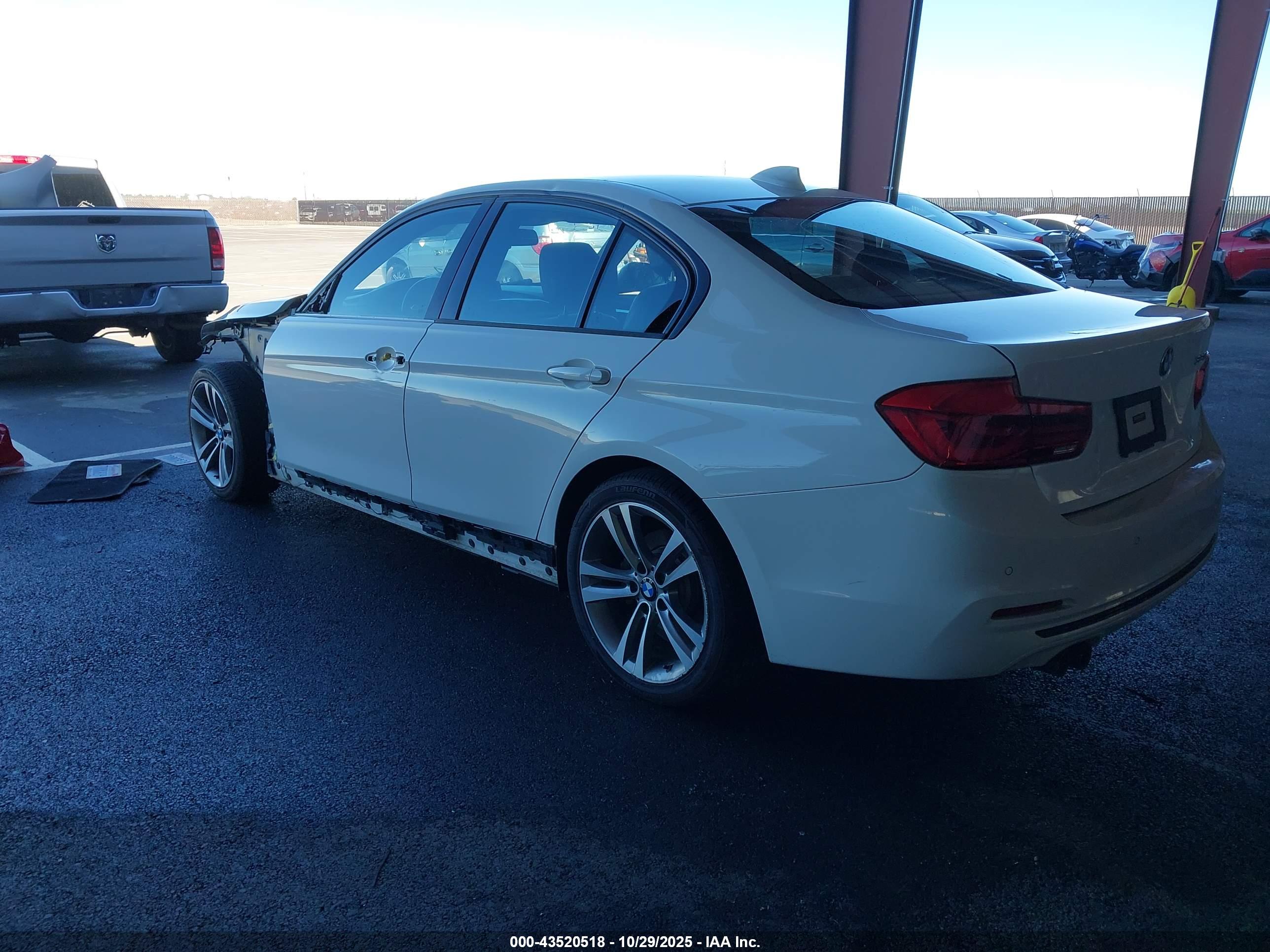 BMW 328I image 3