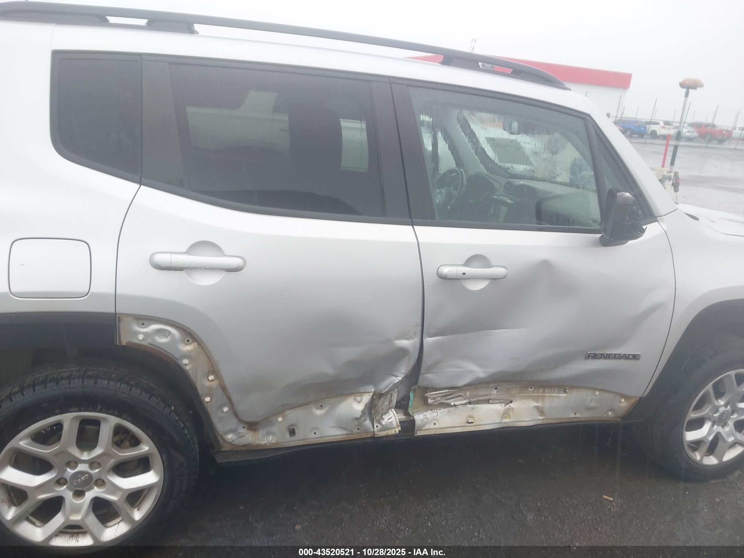 JEEP RENEGADE image 6