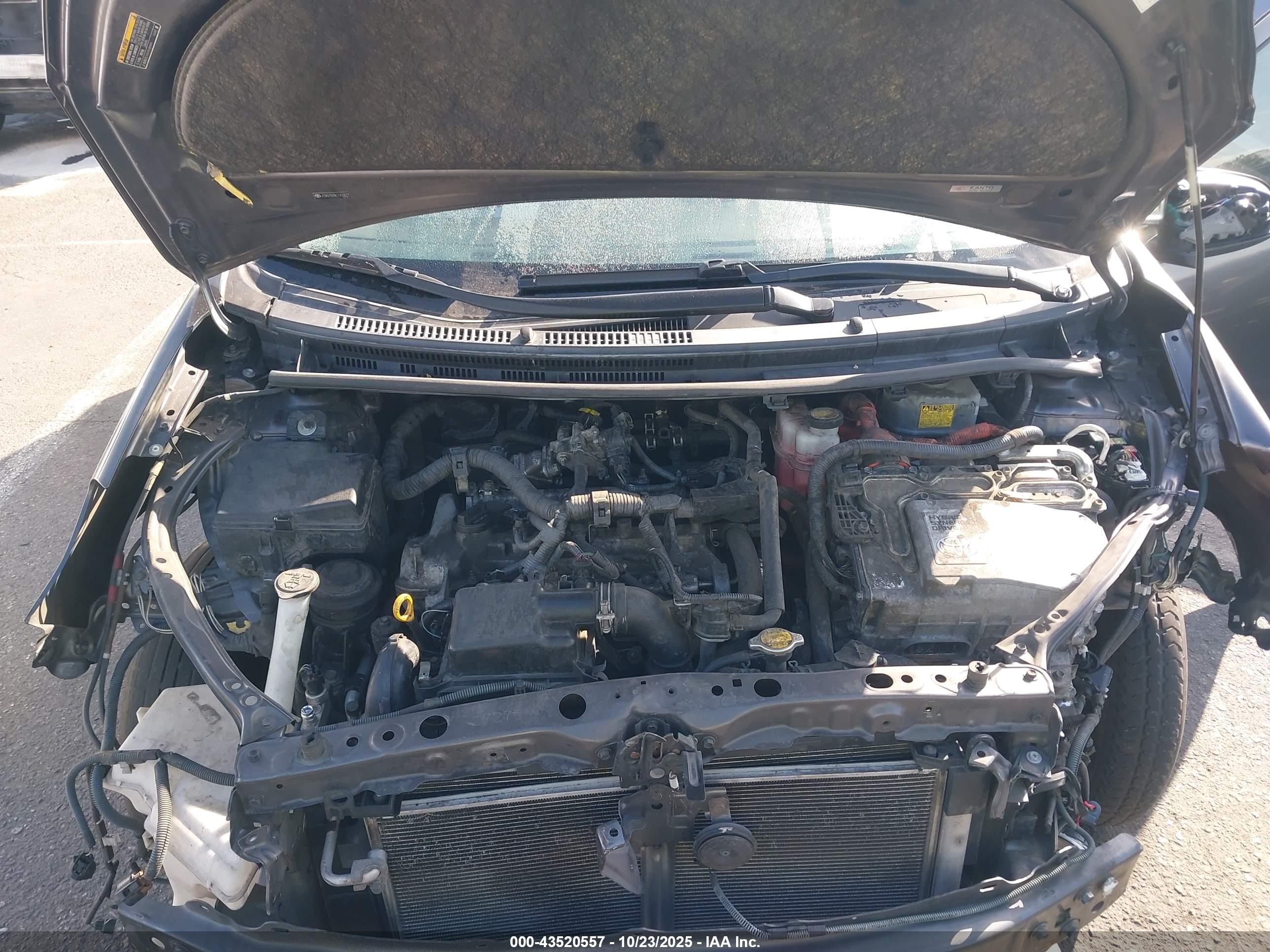 TOYOTA PRIUS image 10