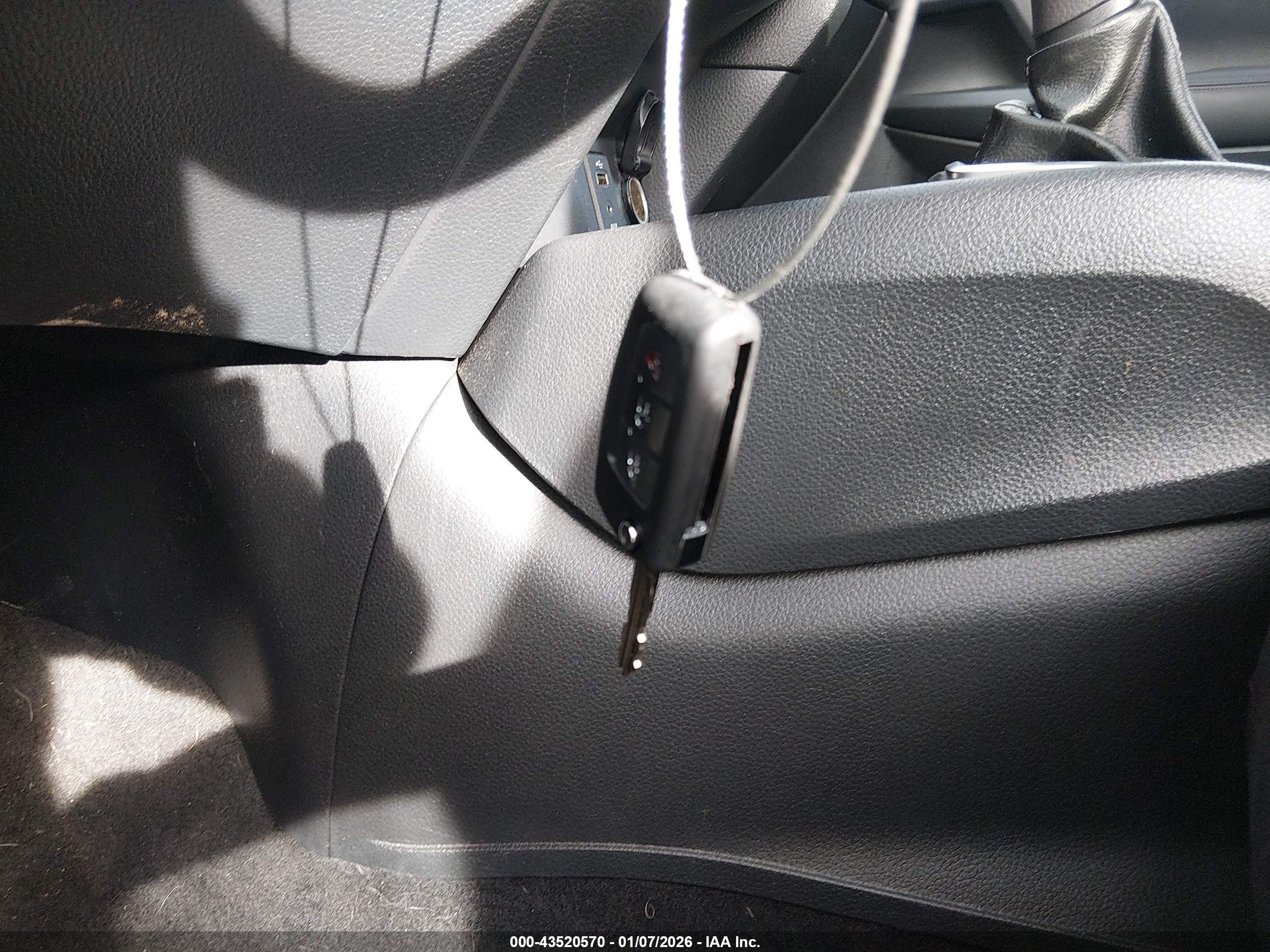 NISSAN ROGUE image 11