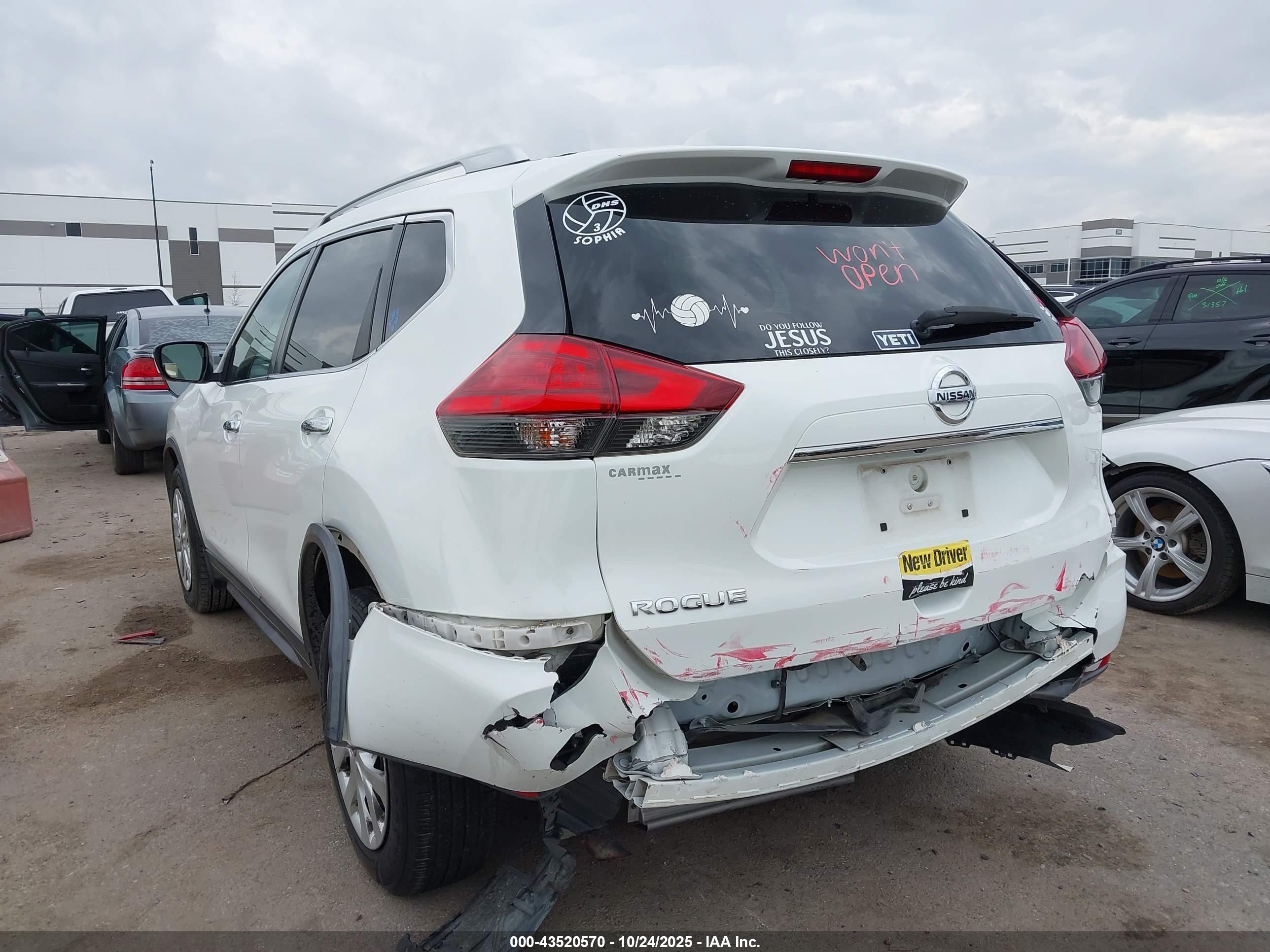 NISSAN ROGUE image 3