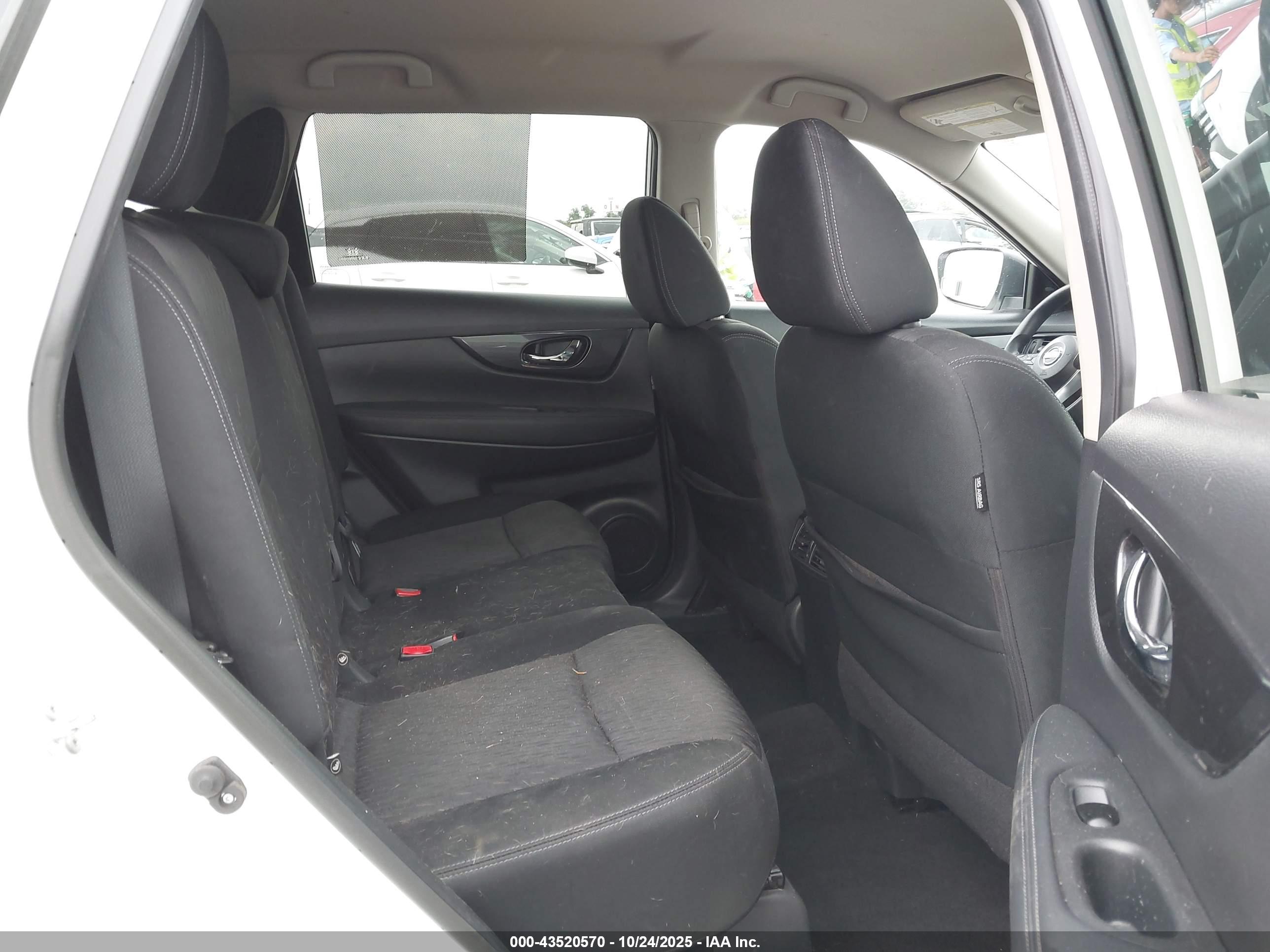 NISSAN ROGUE image 8