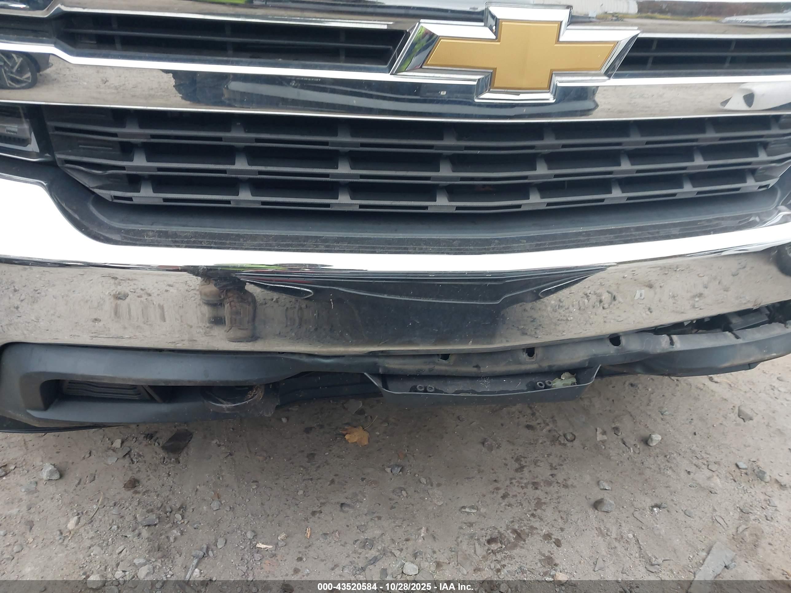 CHEVROLET SILVERADO image 6