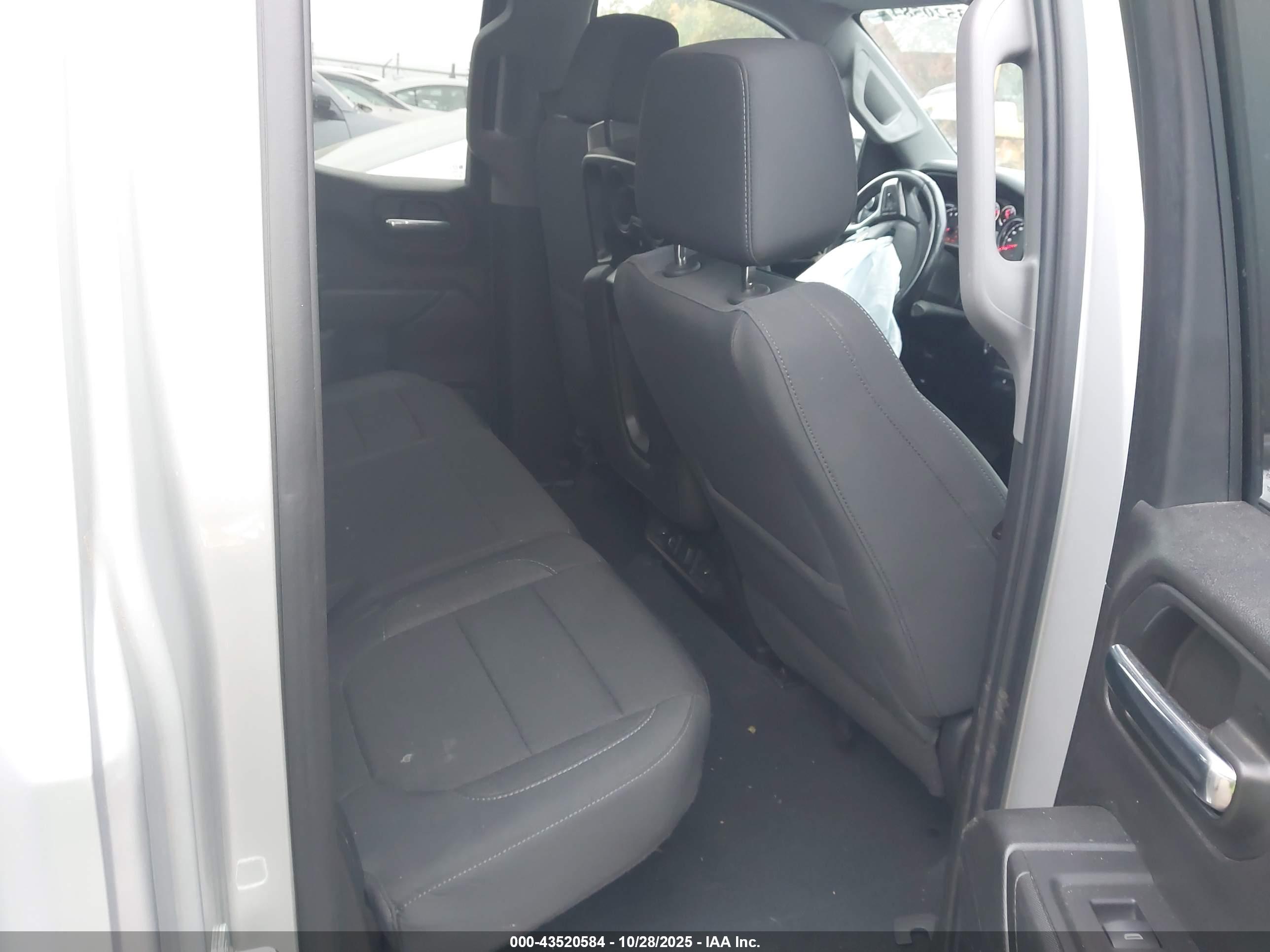 CHEVROLET SILVERADO image 8