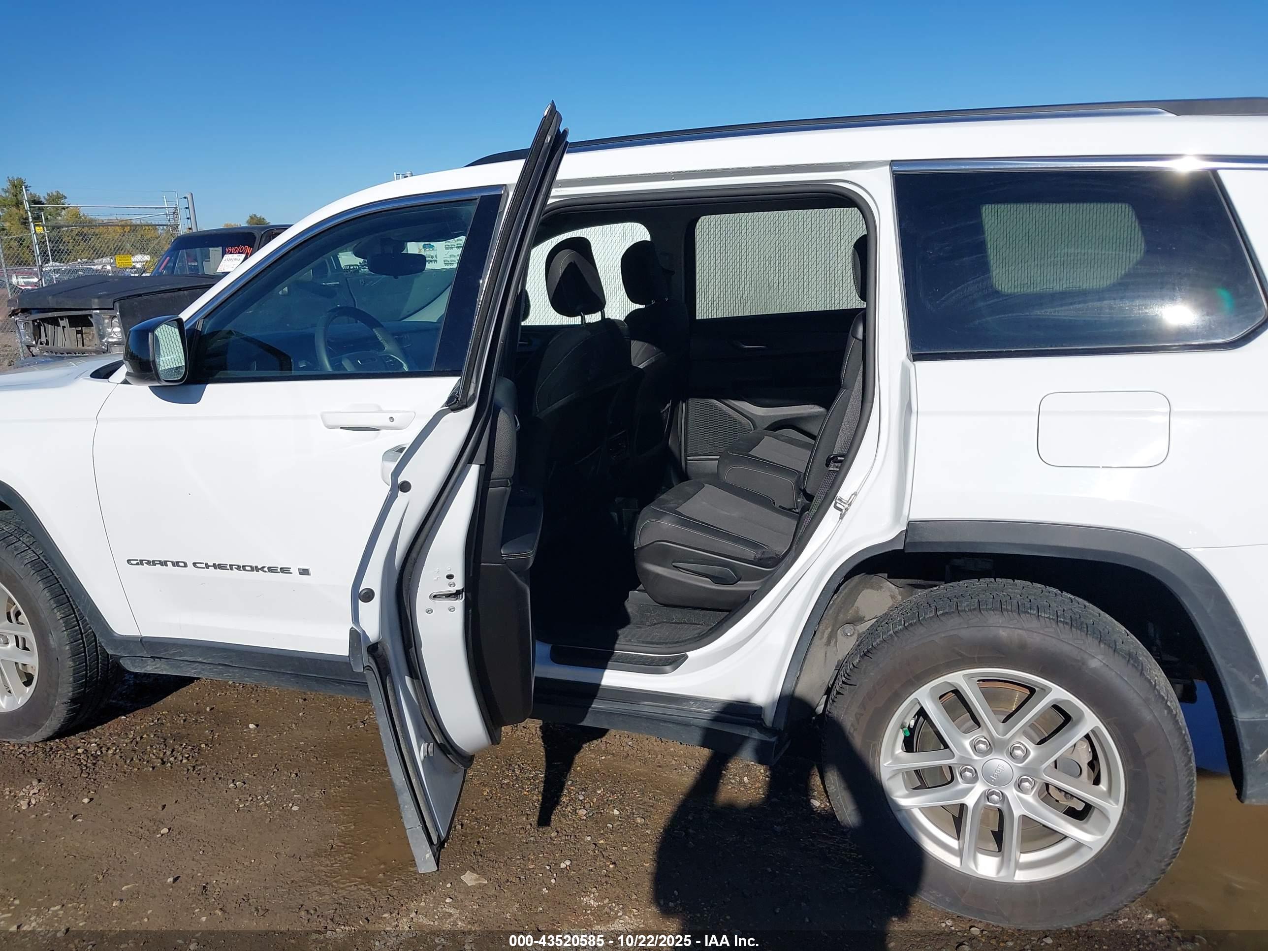 JEEP GRAND image 8