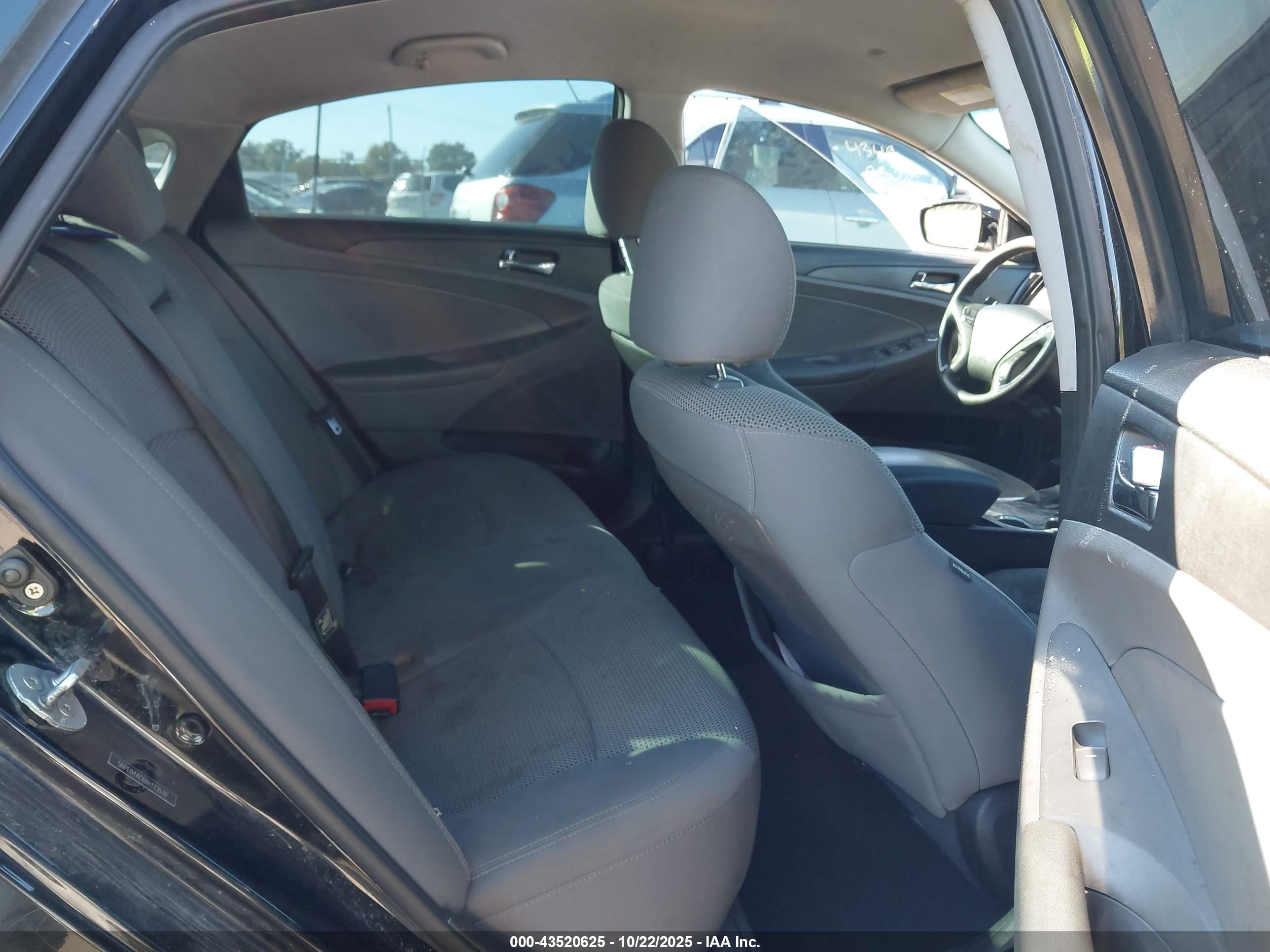 HYUNDAI SONATA image 8